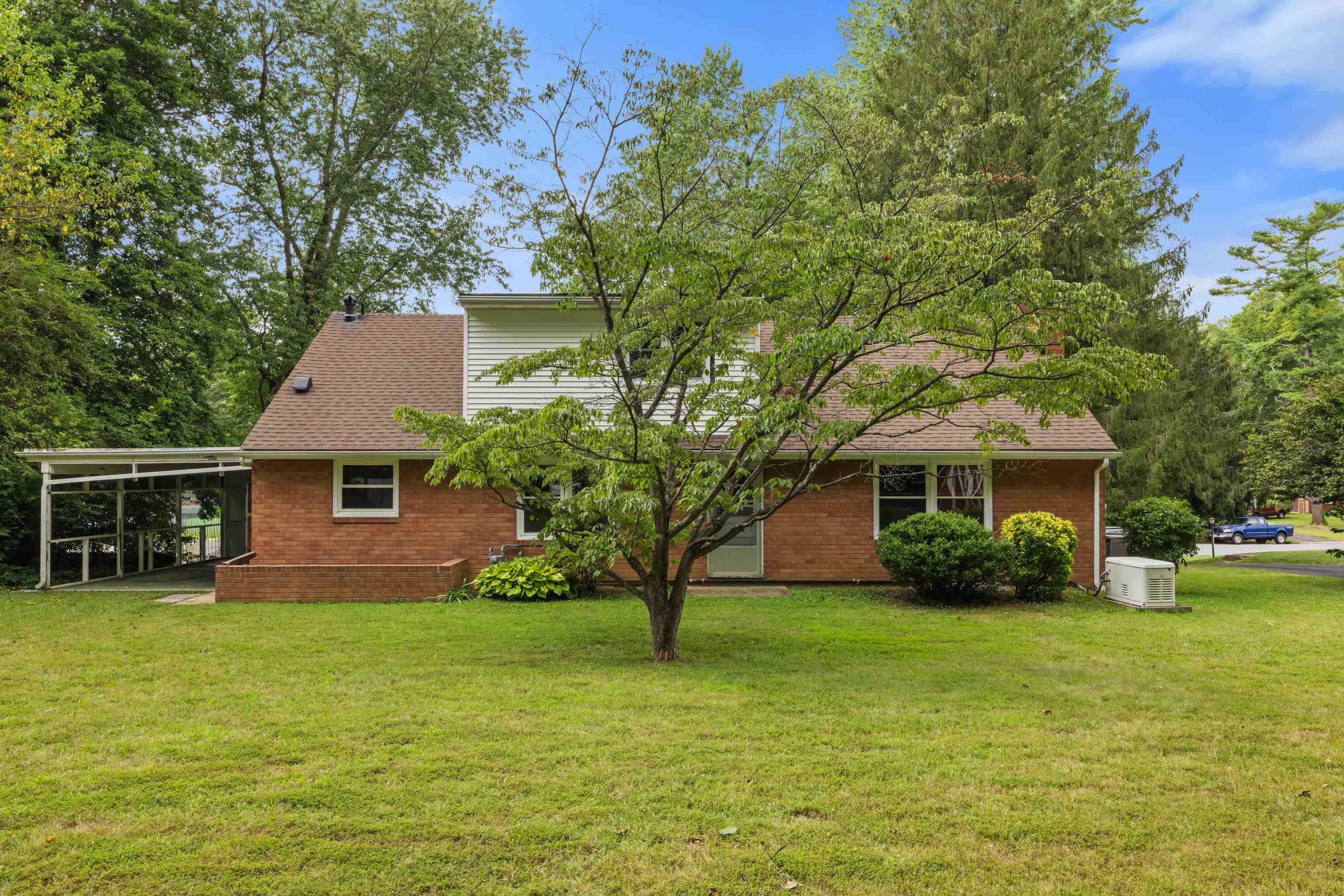 333 SHORE RD, WAYNESBORO, Virginia 22980, 5 Bedrooms Bedrooms, ,2 BathroomsBathrooms,Residential,333 SHORE RD,680431 MLS # 680431