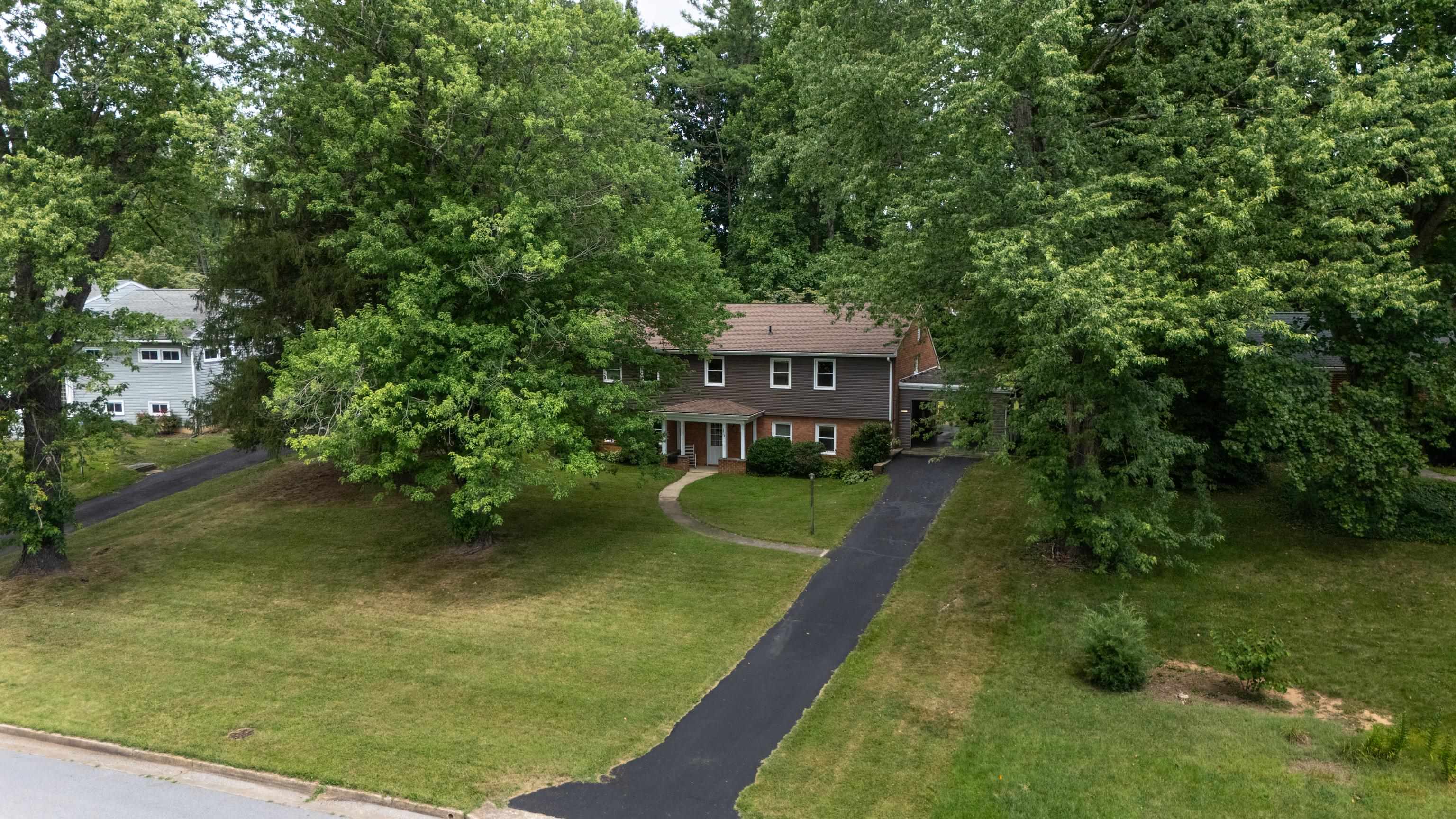 333 SHORE RD, WAYNESBORO, Virginia 22980, 5 Bedrooms Bedrooms, ,2 BathroomsBathrooms,Residential,333 SHORE RD,680431 MLS # 680431