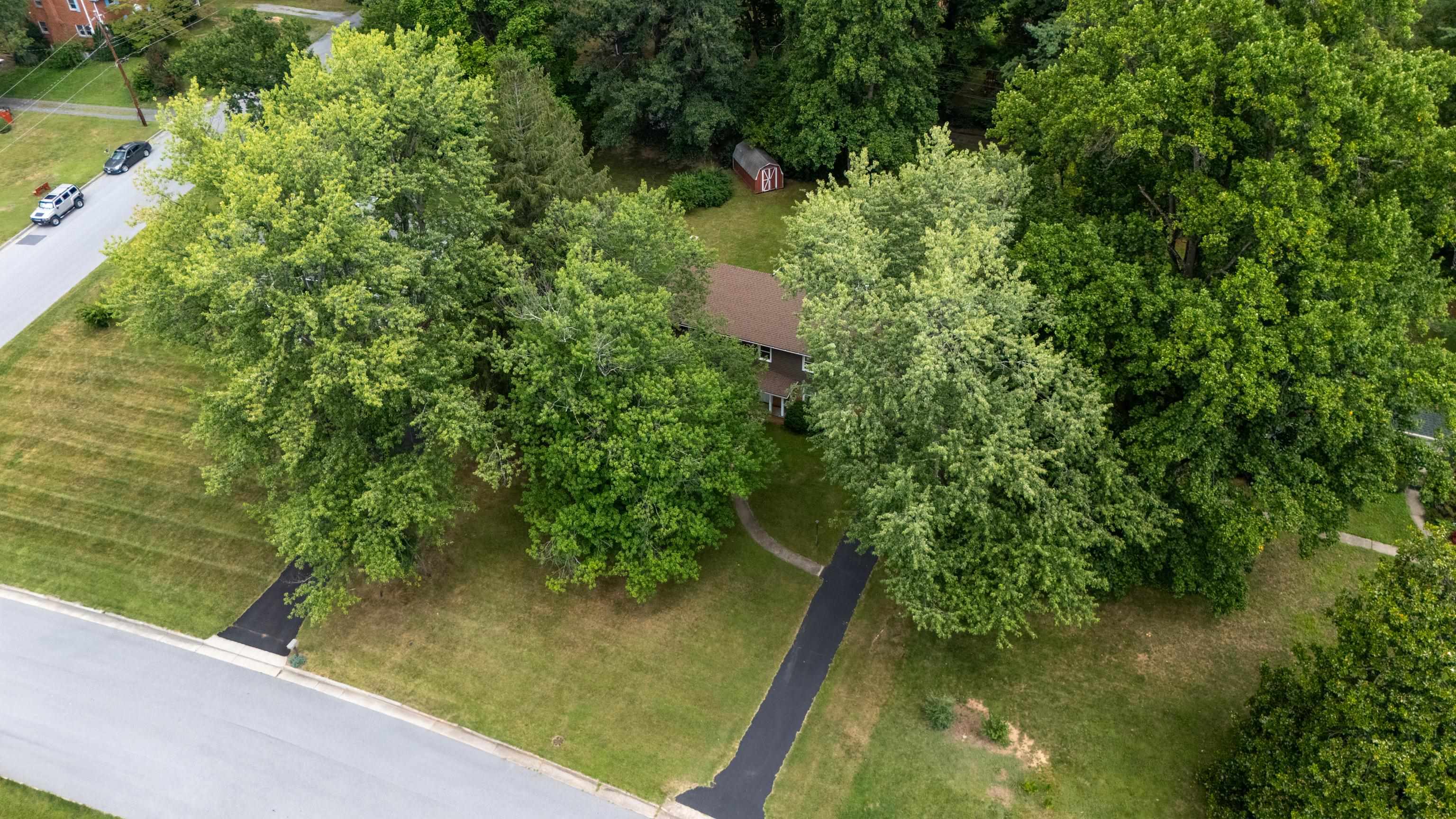 333 SHORE RD, WAYNESBORO, Virginia 22980, 5 Bedrooms Bedrooms, ,2 BathroomsBathrooms,Residential,333 SHORE RD,680431 MLS # 680431