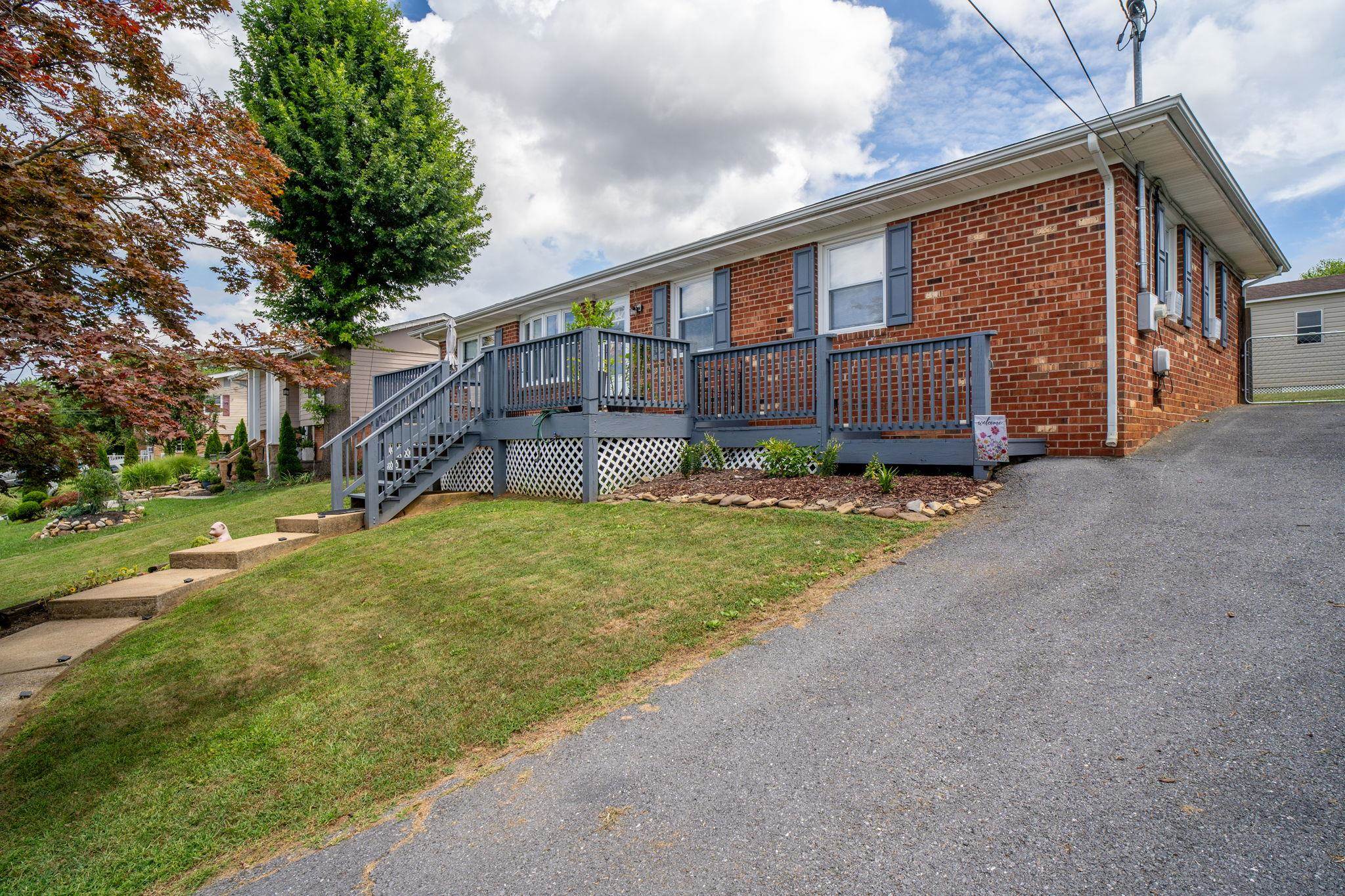 360 ROCKINGHAM DR, HARRISONBURG, Virginia 22802, 4 Bedrooms Bedrooms, ,2 BathroomsBathrooms,Residential, 360 ROCKINGHAM DR, HARRISONBURG, Virginia 22802, 4 Bedrooms Bedrooms, ,2 BathroomsBathrooms,Residential,
