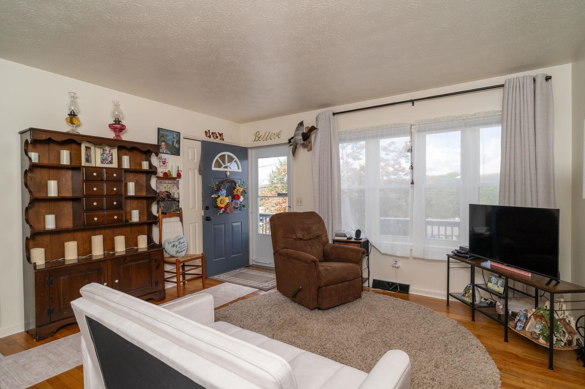 360 ROCKINGHAM DR, HARRISONBURG, Virginia 22802, 4 Bedrooms Bedrooms, ,2 BathroomsBathrooms,Residential, 360 ROCKINGHAM DR, HARRISONBURG, Virginia 22802, 4 Bedrooms Bedrooms, ,2 BathroomsBathrooms,Residential,