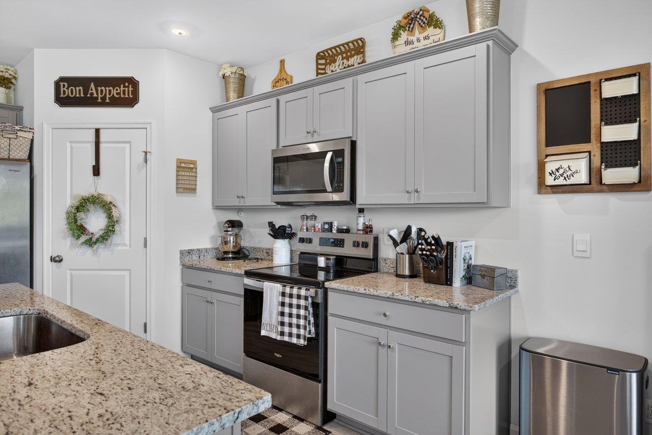 115 WATERFRONT DR, RAPHINE, Virginia 24472, 5 Bedrooms Bedrooms, ,3 BathroomsBathrooms,Residential,115 WATERFRONT DR,680444 MLS # 680444 115 WATERFRONT DR, RAPHINE, Virginia 24472, 5 Bedrooms Bedrooms, ,3 BathroomsBathrooms,Residential,115 WATERFRONT DR,680444 MLS # 680444