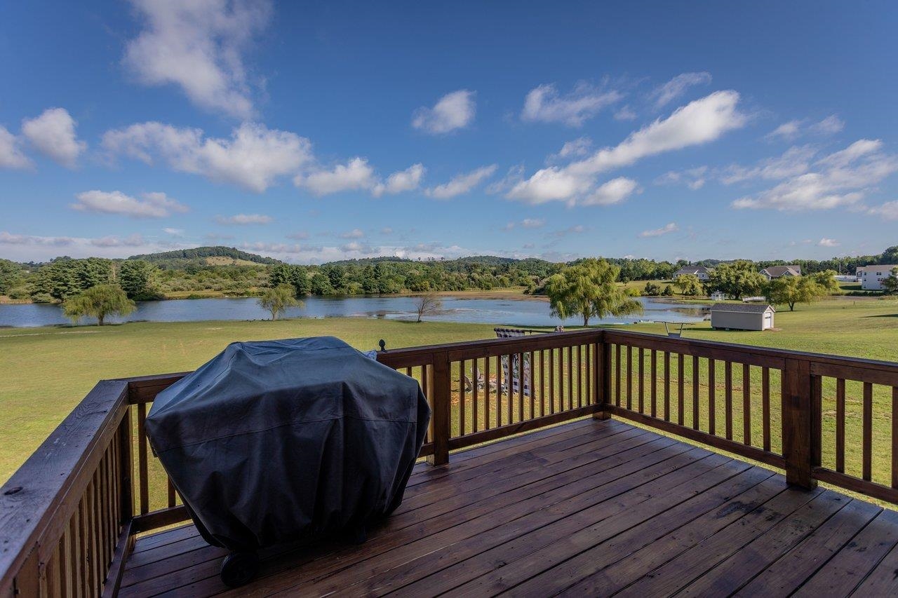 115 WATERFRONT DR, RAPHINE, Virginia 24472, 5 Bedrooms Bedrooms, ,3 BathroomsBathrooms,Residential,115 WATERFRONT DR,680444 MLS # 680444 115 WATERFRONT DR, RAPHINE, Virginia 24472, 5 Bedrooms Bedrooms, ,3 BathroomsBathrooms,Residential,115 WATERFRONT DR,680444 MLS # 680444