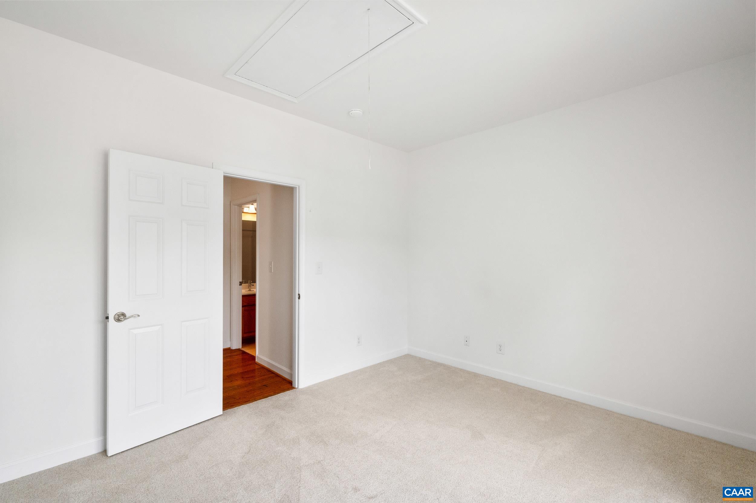 2320 RAVENSWOOD CT, CHARLOTTESVILLE, Virginia 22911, 2 Bedrooms Bedrooms, ,2 BathroomsBathrooms,Residential,2320 RAVENSWOOD CT,680446 MLS # 680446