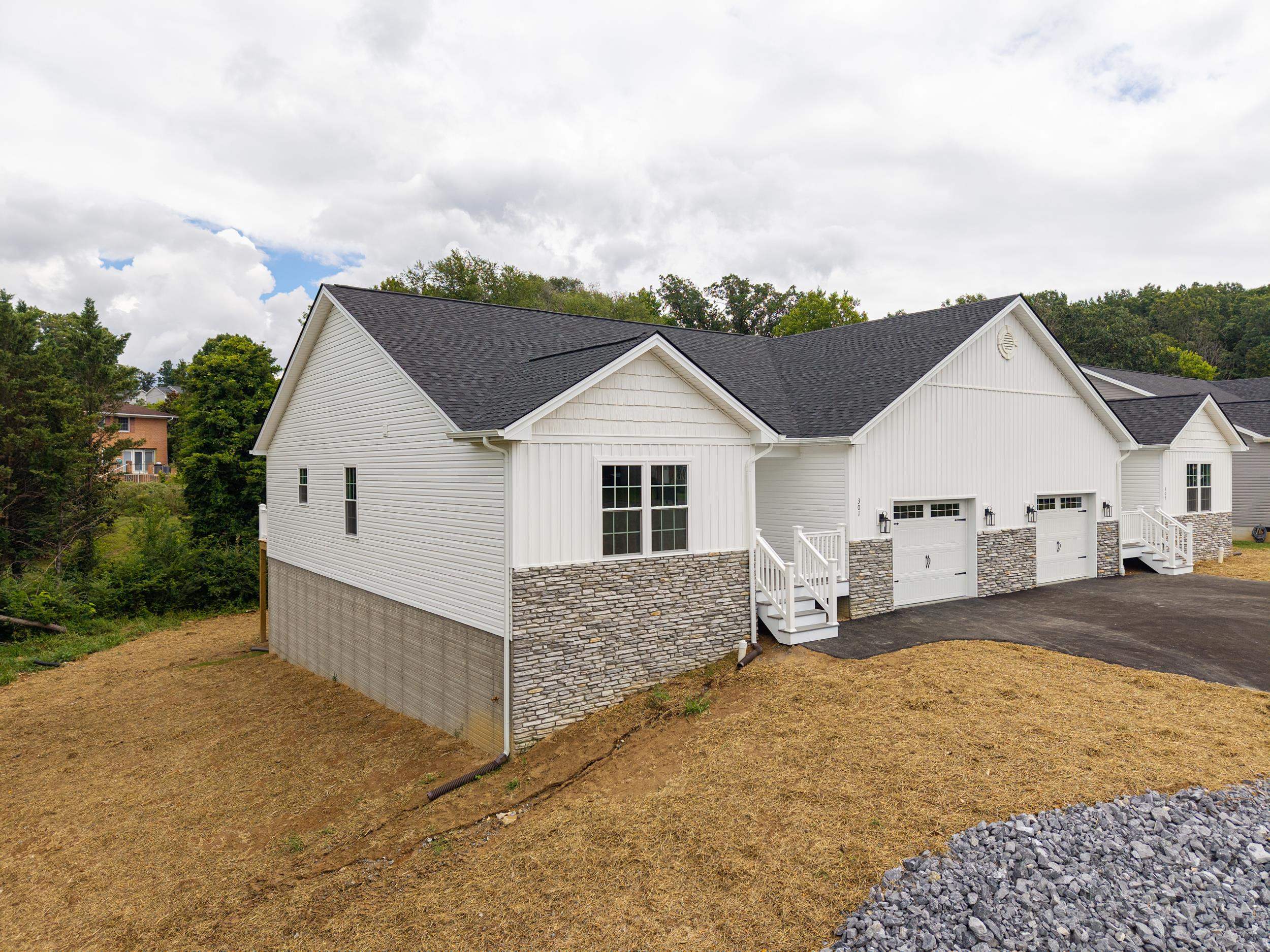 301 WILLOW OAKS DR, ELKTON, Virginia 22827, 3 Bedrooms Bedrooms, ,2 BathroomsBathrooms,Residential,301 WILLOW OAKS DR,680449 MLS # 680449 301 WILLOW OAKS DR, ELKTON, Virginia 22827, 3 Bedrooms Bedrooms, ,2 BathroomsBathrooms,Residential,301 WILLOW OAKS DR,680449 MLS # 680449