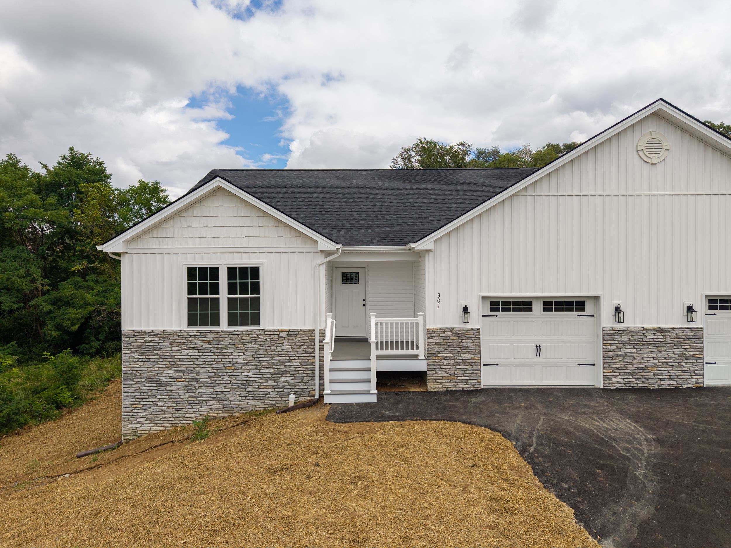 301 WILLOW OAKS DR, ELKTON, Virginia 22827, 3 Bedrooms Bedrooms, ,2 BathroomsBathrooms,Residential,301 WILLOW OAKS DR,680449 MLS # 680449 301 WILLOW OAKS DR, ELKTON, Virginia 22827, 3 Bedrooms Bedrooms, ,2 BathroomsBathrooms,Residential,301 WILLOW OAKS DR,680449 MLS # 680449