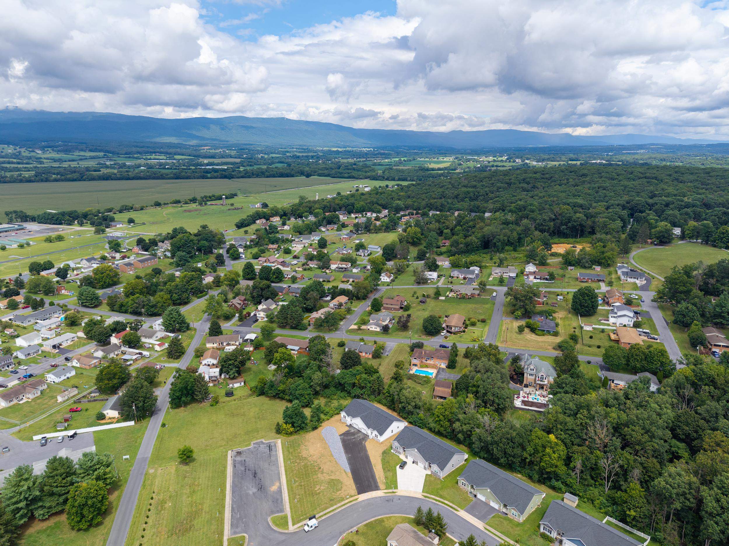 301 WILLOW OAKS DR, ELKTON, Virginia 22827, 3 Bedrooms Bedrooms, ,2 BathroomsBathrooms,Residential,301 WILLOW OAKS DR,680449 MLS # 680449 301 WILLOW OAKS DR, ELKTON, Virginia 22827, 3 Bedrooms Bedrooms, ,2 BathroomsBathrooms,Residential,301 WILLOW OAKS DR,680449 MLS # 680449