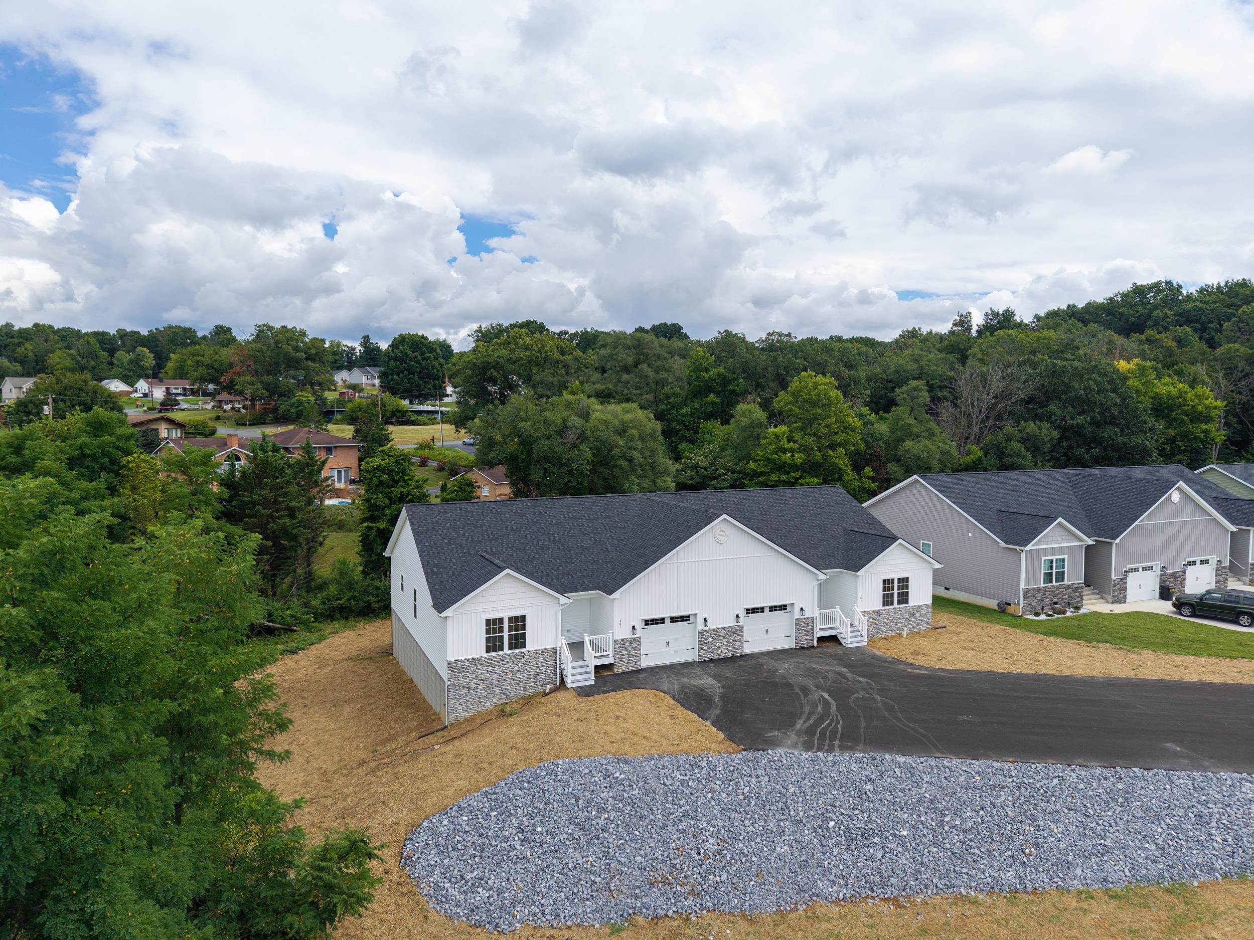 301 WILLOW OAKS DR, ELKTON, Virginia 22827, 3 Bedrooms Bedrooms, ,2 BathroomsBathrooms,Residential,301 WILLOW OAKS DR,680449 MLS # 680449 301 WILLOW OAKS DR, ELKTON, Virginia 22827, 3 Bedrooms Bedrooms, ,2 BathroomsBathrooms,Residential,301 WILLOW OAKS DR,680449 MLS # 680449