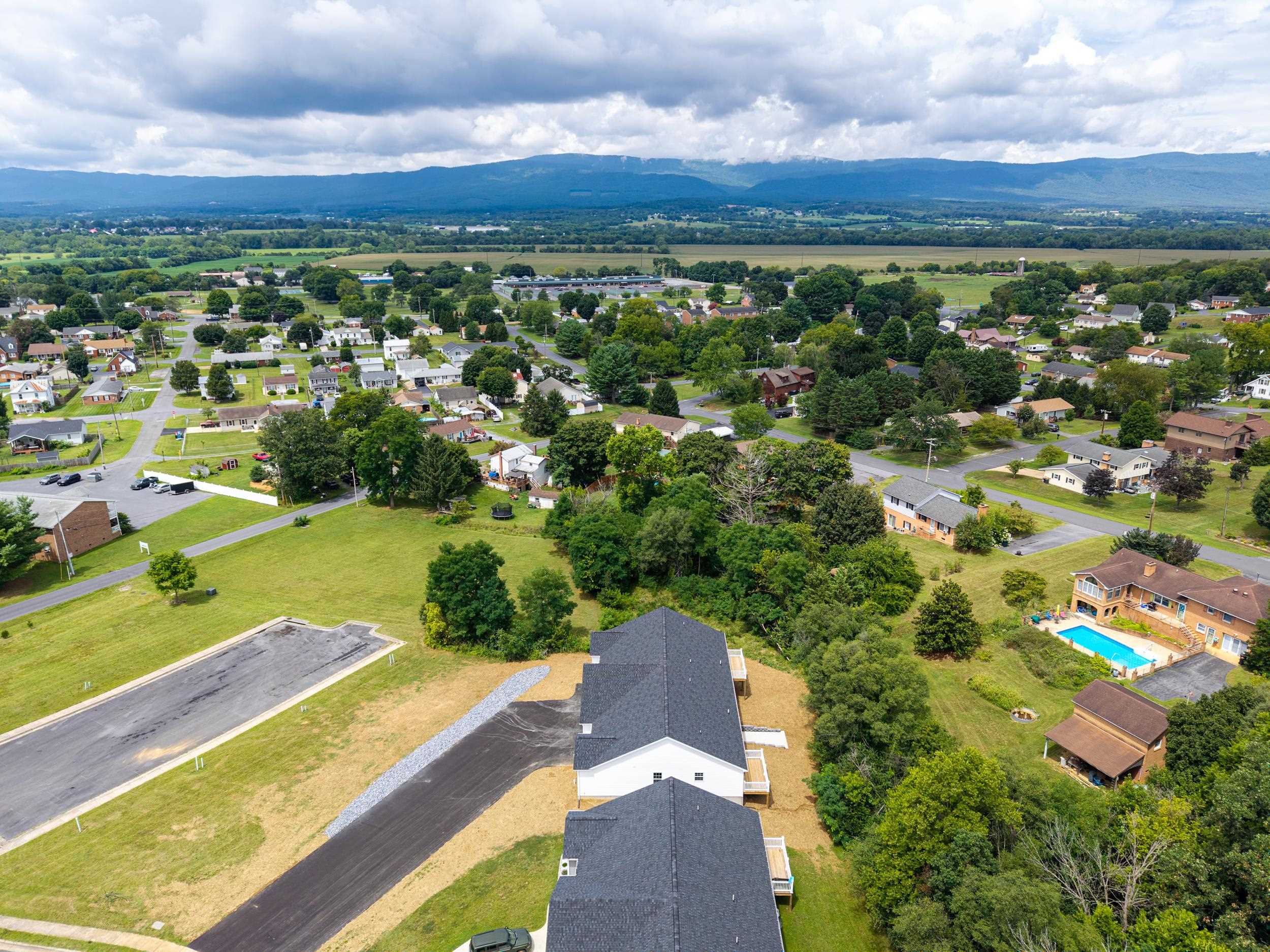 301 WILLOW OAKS DR, ELKTON, Virginia 22827, 3 Bedrooms Bedrooms, ,2 BathroomsBathrooms,Residential,301 WILLOW OAKS DR,680449 MLS # 680449 301 WILLOW OAKS DR, ELKTON, Virginia 22827, 3 Bedrooms Bedrooms, ,2 BathroomsBathrooms,Residential,301 WILLOW OAKS DR,680449 MLS # 680449