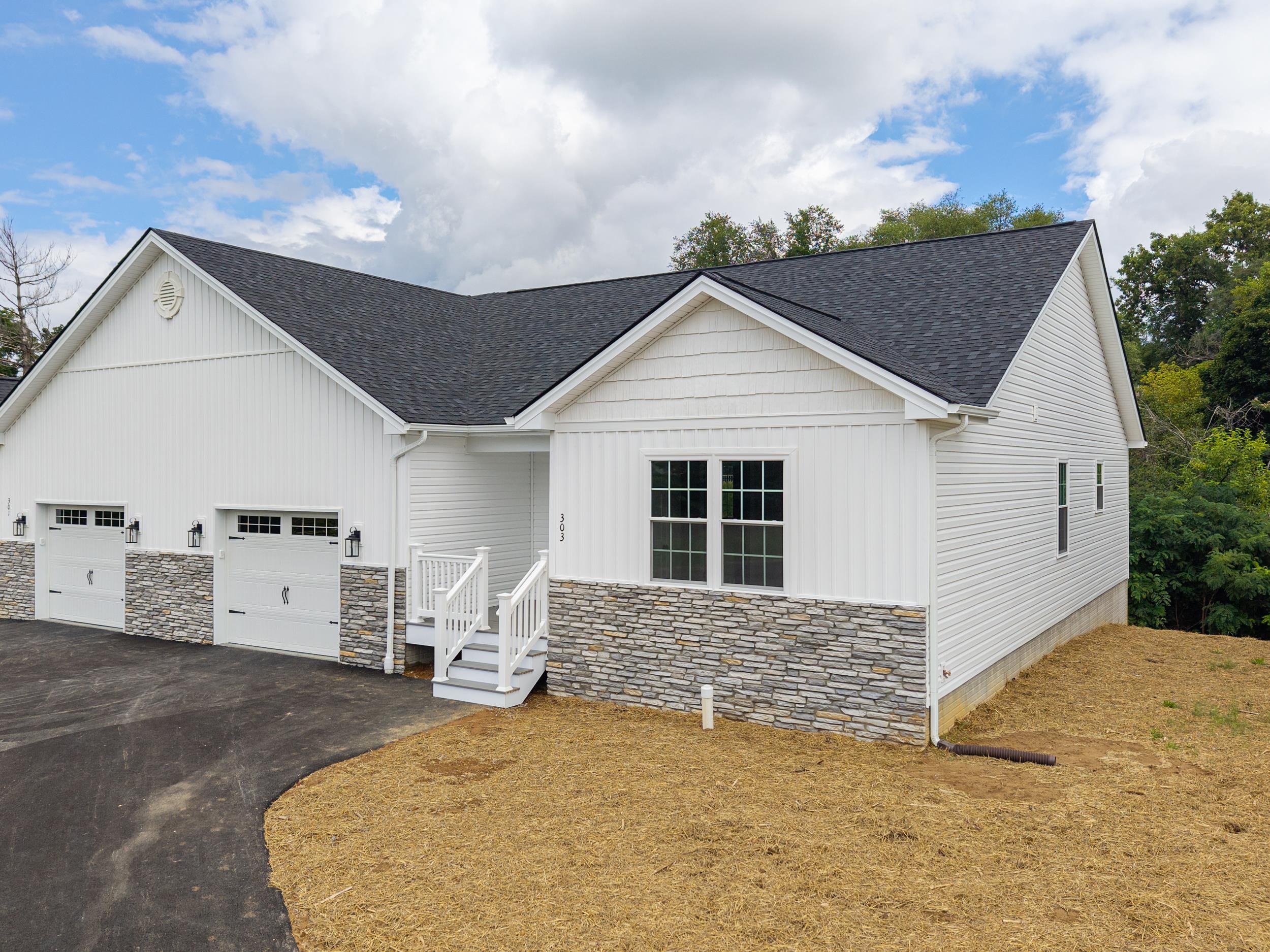 303 WILLOW OAK DR, ELKTON, Virginia 22827, 3 Bedrooms Bedrooms, ,2 BathroomsBathrooms,Residential,303 WILLOW OAK DR,680451 MLS # 680451 303 WILLOW OAK DR, ELKTON, Virginia 22827, 3 Bedrooms Bedrooms, ,2 BathroomsBathrooms,Residential,303 WILLOW OAK DR,680451 MLS # 680451
