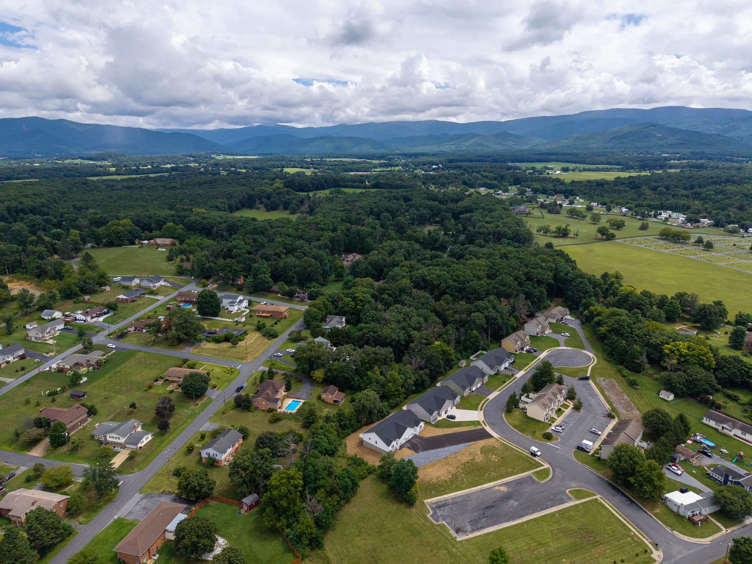 303 WILLOW OAK DR, ELKTON, Virginia 22827, 3 Bedrooms Bedrooms, ,2 BathroomsBathrooms,Residential,303 WILLOW OAK DR,680451 MLS # 680451 303 WILLOW OAK DR, ELKTON, Virginia 22827, 3 Bedrooms Bedrooms, ,2 BathroomsBathrooms,Residential,303 WILLOW OAK DR,680451 MLS # 680451
