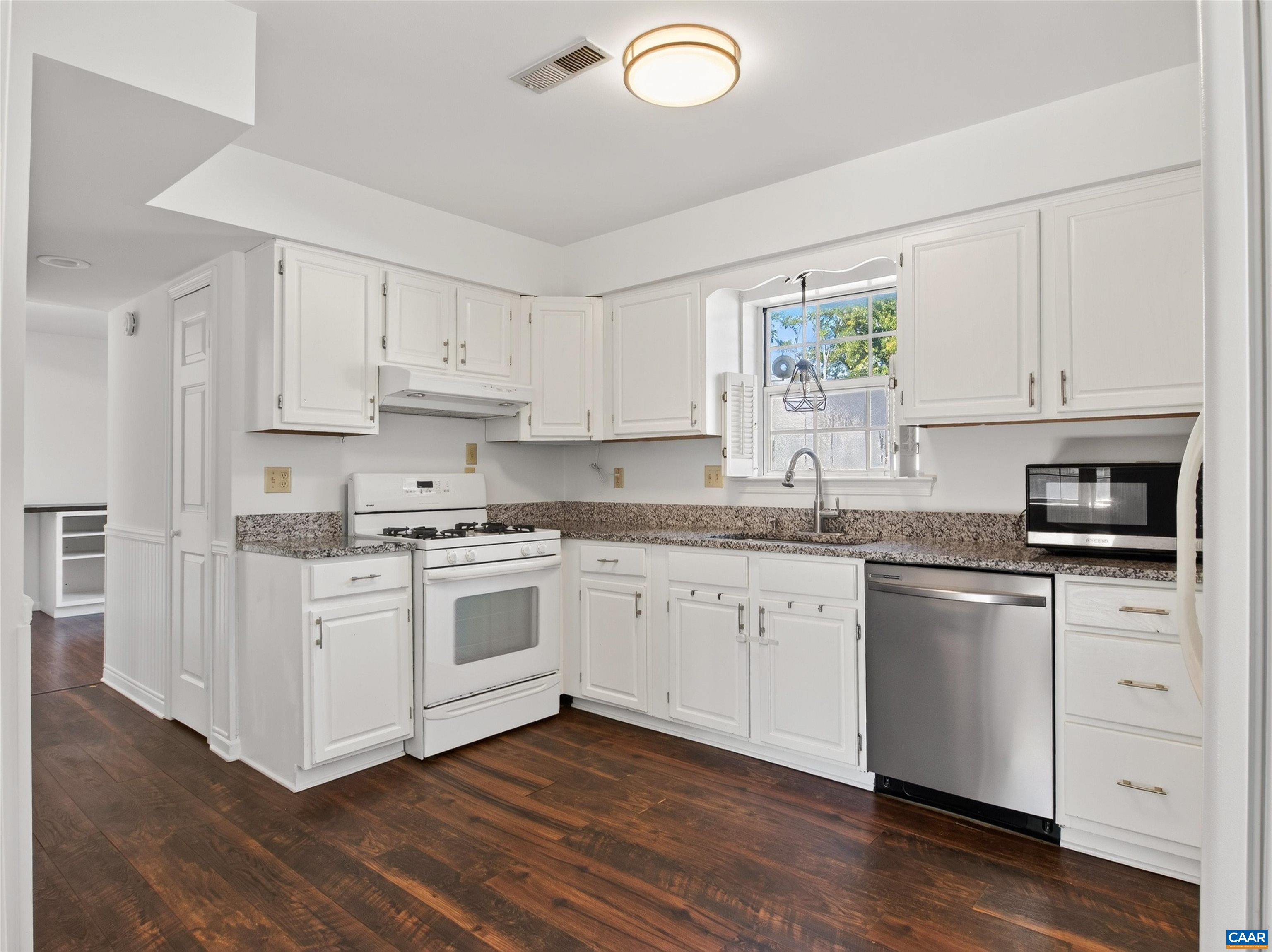 107 WESTWOOD CIR, CHARLOTTESVILLE, Virginia 22903, 3 Bedrooms Bedrooms, ,2 BathroomsBathrooms,Residential,107 WESTWOOD CIR,680458 MLS # 680458