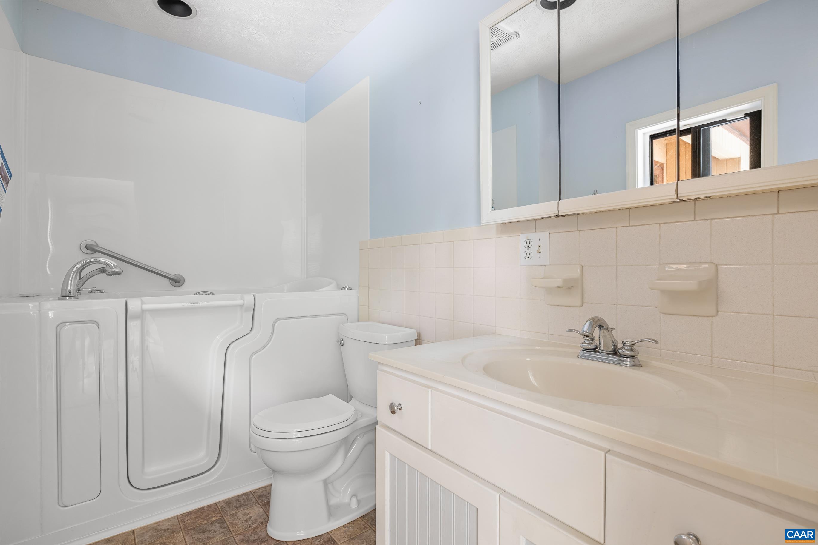 21 VINE RIDGE DR, PALMYRA, Virginia 22963, 5 Bedrooms Bedrooms, ,3 BathroomsBathrooms,Residential,21 VINE RIDGE DR,680466 MLS # 680466 21 VINE RIDGE DR, PALMYRA, Virginia 22963, 5 Bedrooms Bedrooms, ,3 BathroomsBathrooms,Residential,21 VINE RIDGE DR,680466 MLS # 680466