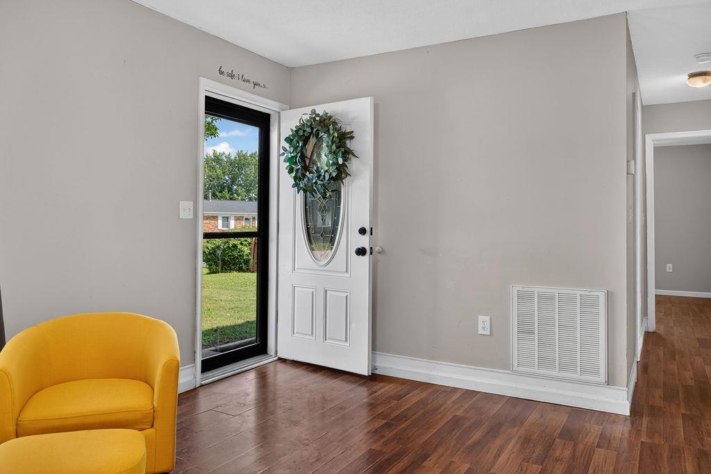 21 EASTGATE DR, VERONA, Virginia 24482, 3 Bedrooms Bedrooms, ,1 BathroomBathrooms,Residential,21 EASTGATE DR,679466 MLS # 679466 21 EASTGATE DR, VERONA, Virginia 24482, 3 Bedrooms Bedrooms, ,1 BathroomBathrooms,Residential,21 EASTGATE DR,679466 MLS # 679466