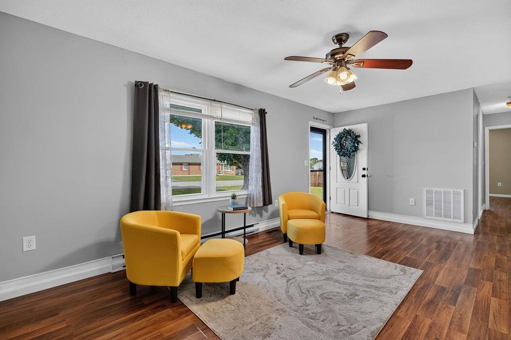 21 EASTGATE DR, VERONA, Virginia 24482, 3 Bedrooms Bedrooms, ,1 BathroomBathrooms,Residential,21 EASTGATE DR,679466 MLS # 679466 21 EASTGATE DR, VERONA, Virginia 24482, 3 Bedrooms Bedrooms, ,1 BathroomBathrooms,Residential,21 EASTGATE DR,679466 MLS # 679466