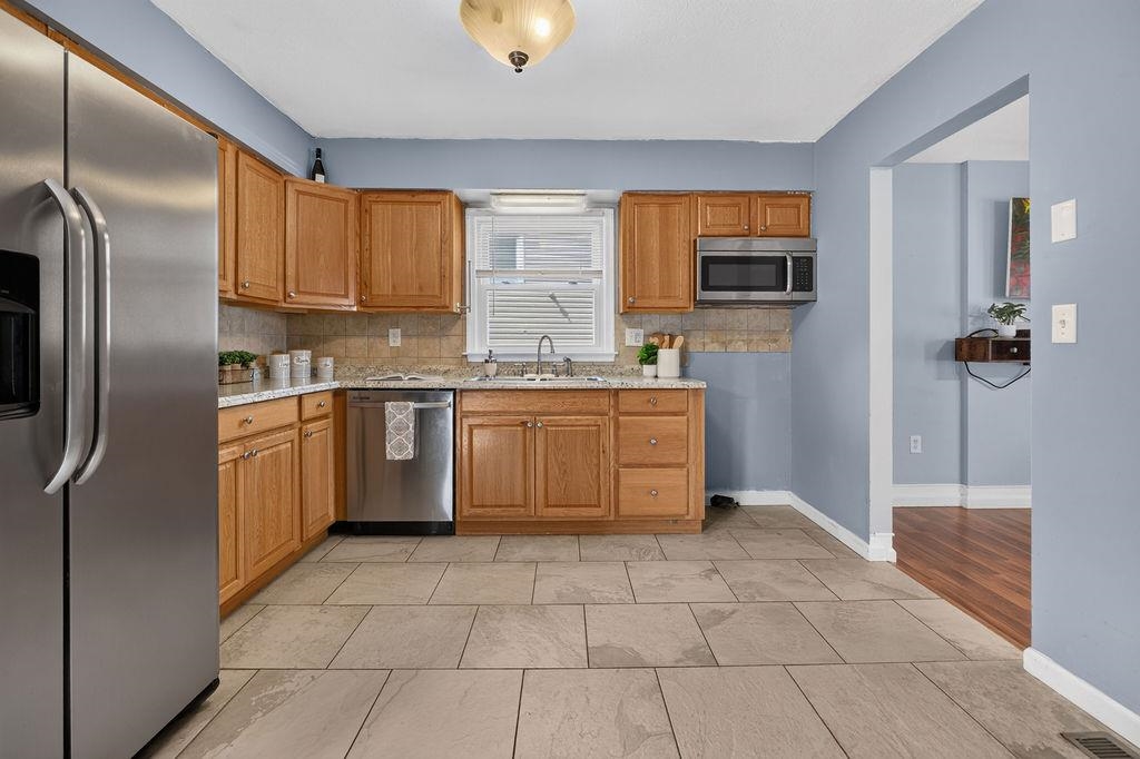 21 EASTGATE DR, VERONA, Virginia 24482, 3 Bedrooms Bedrooms, ,1 BathroomBathrooms,Residential,21 EASTGATE DR,679466 MLS # 679466 21 EASTGATE DR, VERONA, Virginia 24482, 3 Bedrooms Bedrooms, ,1 BathroomBathrooms,Residential,21 EASTGATE DR,679466 MLS # 679466