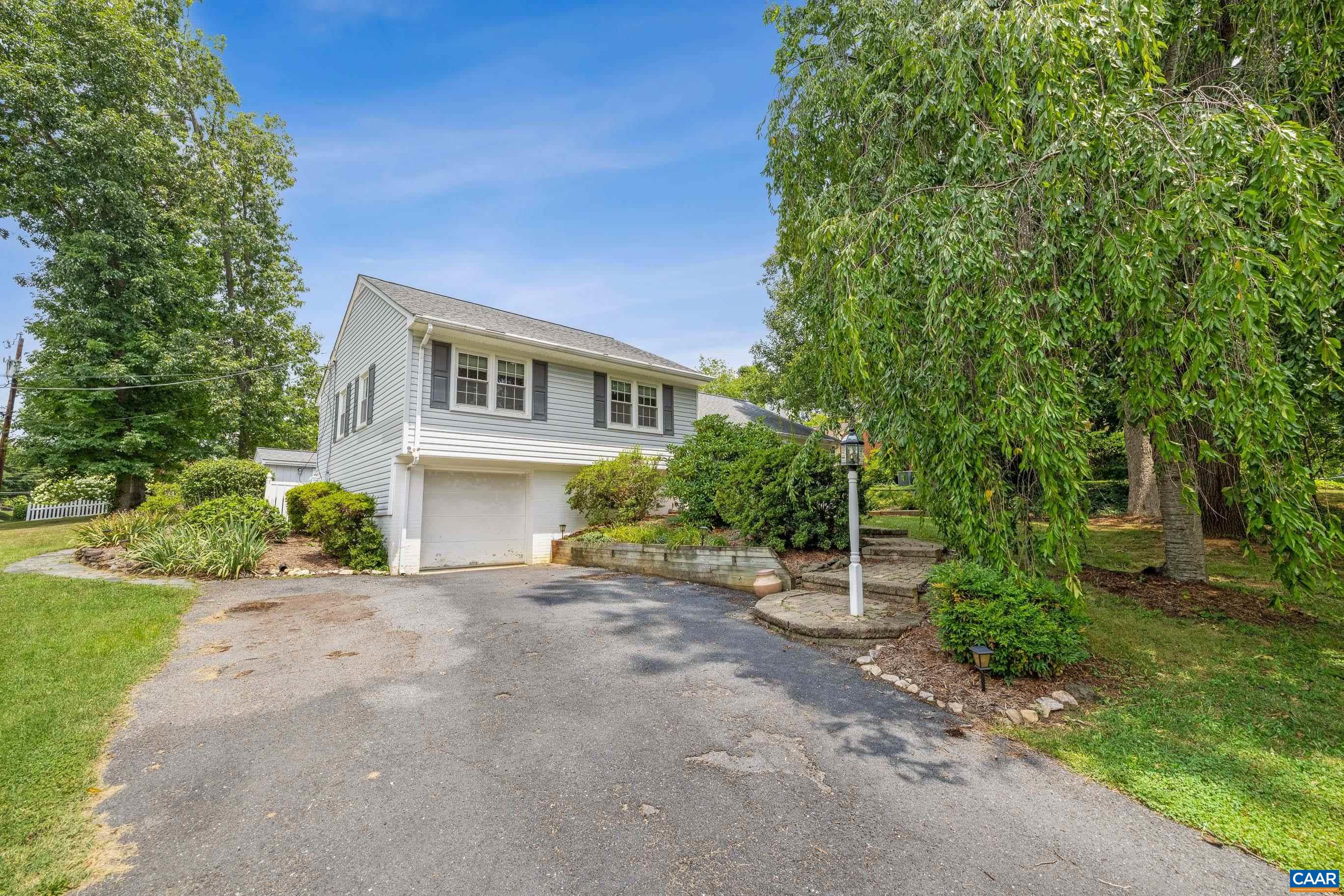 1933 FOREST DR, WAYNESBORO, Virginia 22980, 3 Bedrooms Bedrooms, ,2 BathroomsBathrooms,Residential,1933 FOREST DR,680139 MLS # 680139 1933 FOREST DR, WAYNESBORO, Virginia 22980, 3 Bedrooms Bedrooms, ,2 BathroomsBathrooms,Residential,1933 FOREST DR,680139 MLS # 680139