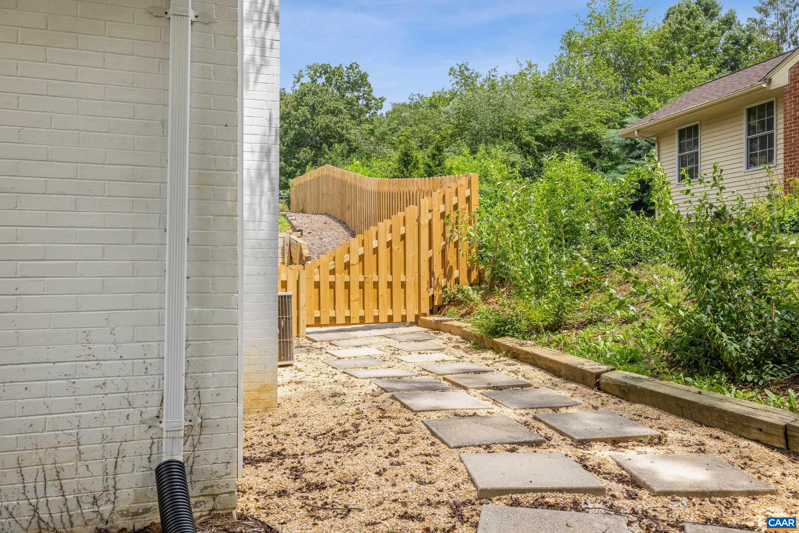 1933 FOREST DR, WAYNESBORO, Virginia 22980, 3 Bedrooms Bedrooms, ,2 BathroomsBathrooms,Residential,1933 FOREST DR,680139 MLS # 680139 1933 FOREST DR, WAYNESBORO, Virginia 22980, 3 Bedrooms Bedrooms, ,2 BathroomsBathrooms,Residential,1933 FOREST DR,680139 MLS # 680139