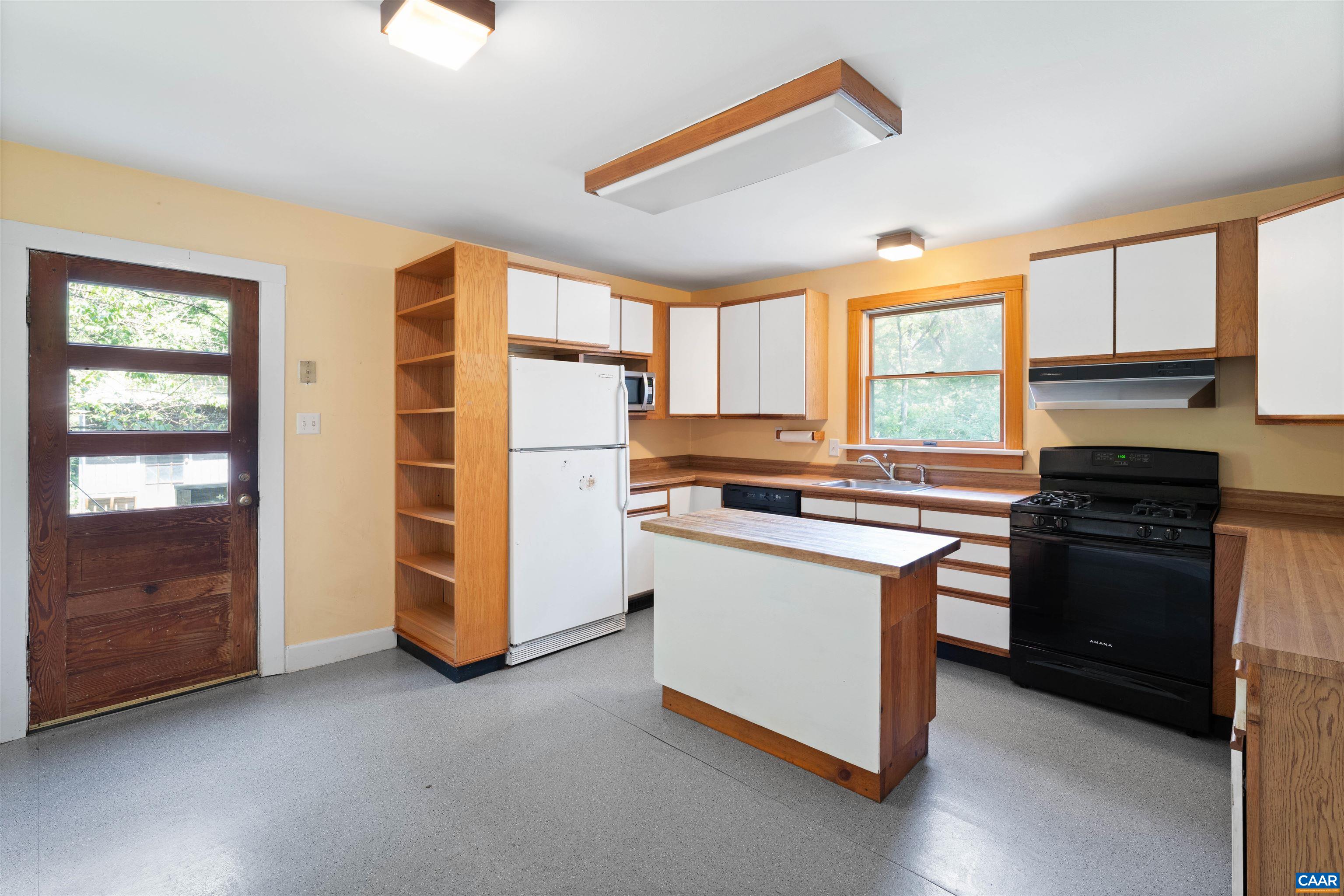 203 RIVERSIDE AVE, CHARLOTTESVILLE, Virginia 22902, 3 Bedrooms Bedrooms, ,2 BathroomsBathrooms,Residential,203 RIVERSIDE AVE,680472 MLS # 680472 203 RIVERSIDE AVE, CHARLOTTESVILLE, Virginia 22902, 3 Bedrooms Bedrooms, ,2 BathroomsBathrooms,Residential,203 RIVERSIDE AVE,680472 MLS # 680472