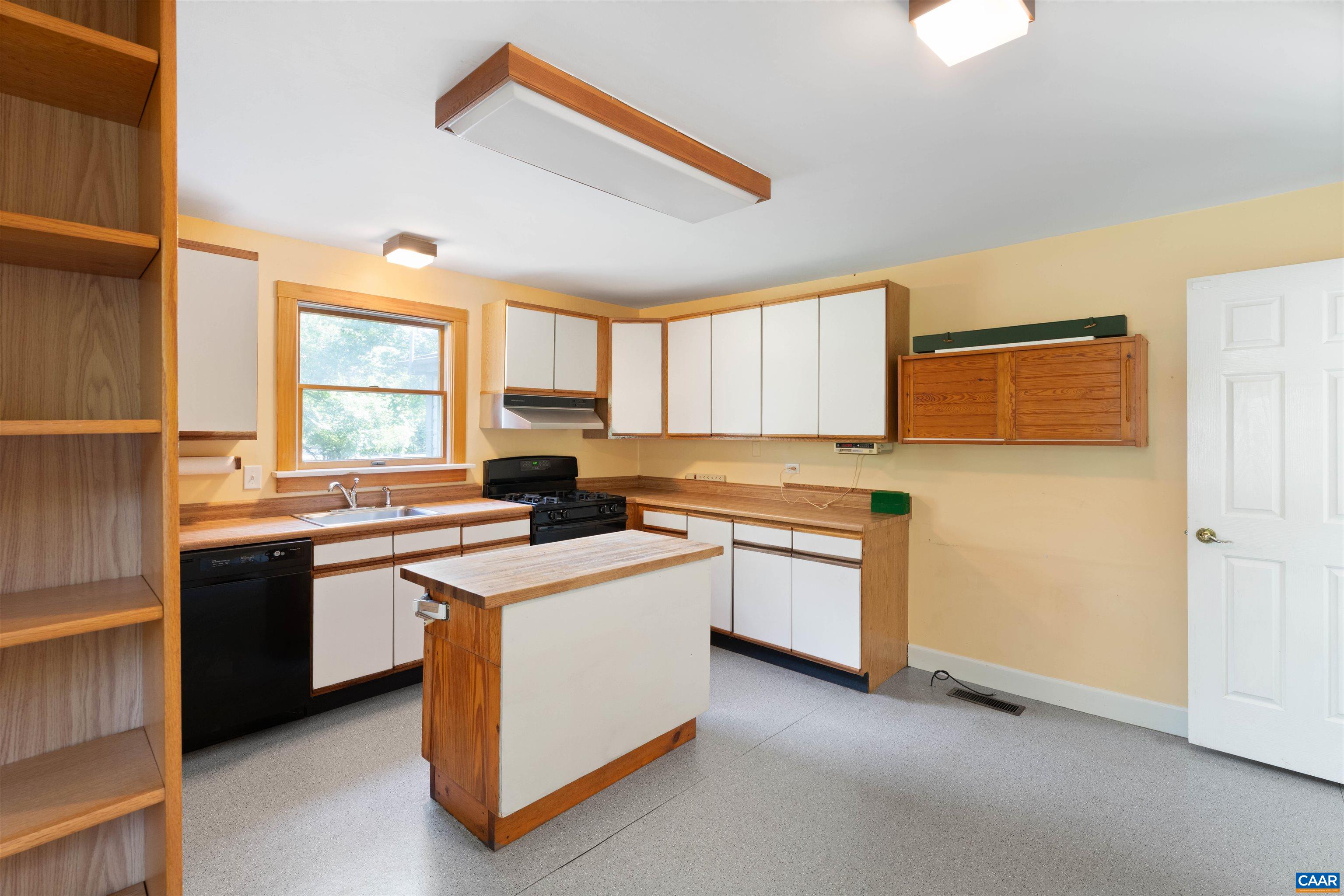203 RIVERSIDE AVE, CHARLOTTESVILLE, Virginia 22902, 3 Bedrooms Bedrooms, ,2 BathroomsBathrooms,Residential,203 RIVERSIDE AVE,680472 MLS # 680472 203 RIVERSIDE AVE, CHARLOTTESVILLE, Virginia 22902, 3 Bedrooms Bedrooms, ,2 BathroomsBathrooms,Residential,203 RIVERSIDE AVE,680472 MLS # 680472