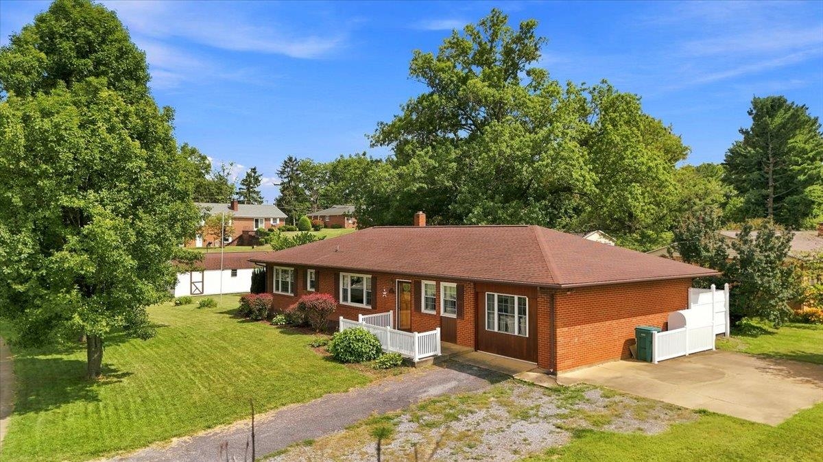 595 BOWMAN RD, DAYTON, Virginia 22821, 3 Bedrooms Bedrooms, ,1 BathroomBathrooms,Residential,595 BOWMAN RD,680473 MLS # 680473 595 BOWMAN RD, DAYTON, Virginia 22821, 3 Bedrooms Bedrooms, ,1 BathroomBathrooms,Residential,595 BOWMAN RD,680473 MLS # 680473