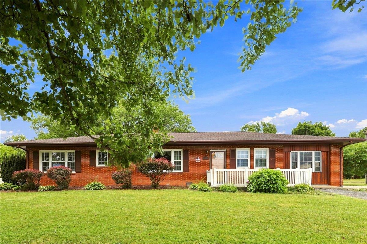 595 BOWMAN RD, DAYTON, Virginia 22821, 3 Bedrooms Bedrooms, ,1 BathroomBathrooms,Residential,595 BOWMAN RD,680473 MLS # 680473 595 BOWMAN RD, DAYTON, Virginia 22821, 3 Bedrooms Bedrooms, ,1 BathroomBathrooms,Residential,595 BOWMAN RD,680473 MLS # 680473