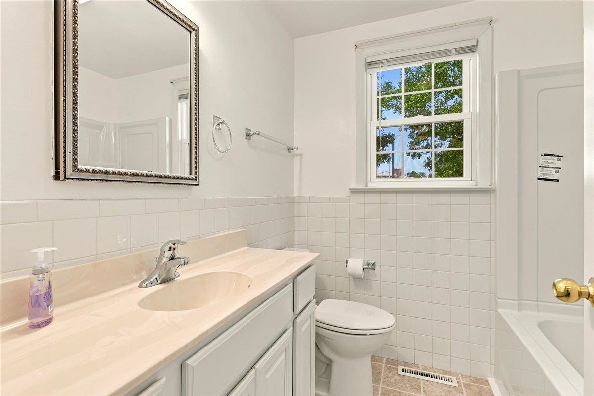 595 BOWMAN RD, DAYTON, Virginia 22821, 3 Bedrooms Bedrooms, ,1 BathroomBathrooms,Residential,595 BOWMAN RD,680473 MLS # 680473 595 BOWMAN RD, DAYTON, Virginia 22821, 3 Bedrooms Bedrooms, ,1 BathroomBathrooms,Residential,595 BOWMAN RD,680473 MLS # 680473