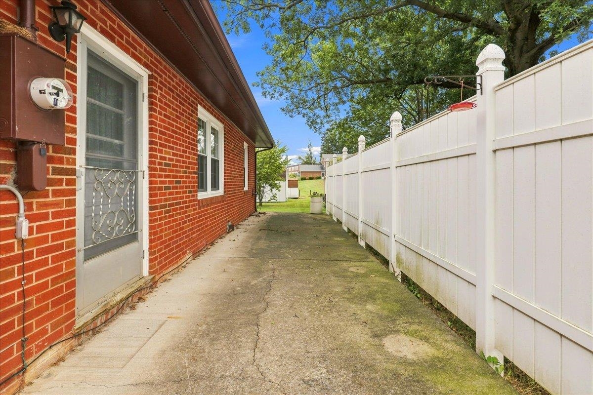 595 BOWMAN RD, DAYTON, Virginia 22821, 3 Bedrooms Bedrooms, ,1 BathroomBathrooms,Residential,595 BOWMAN RD,680473 MLS # 680473 595 BOWMAN RD, DAYTON, Virginia 22821, 3 Bedrooms Bedrooms, ,1 BathroomBathrooms,Residential,595 BOWMAN RD,680473 MLS # 680473