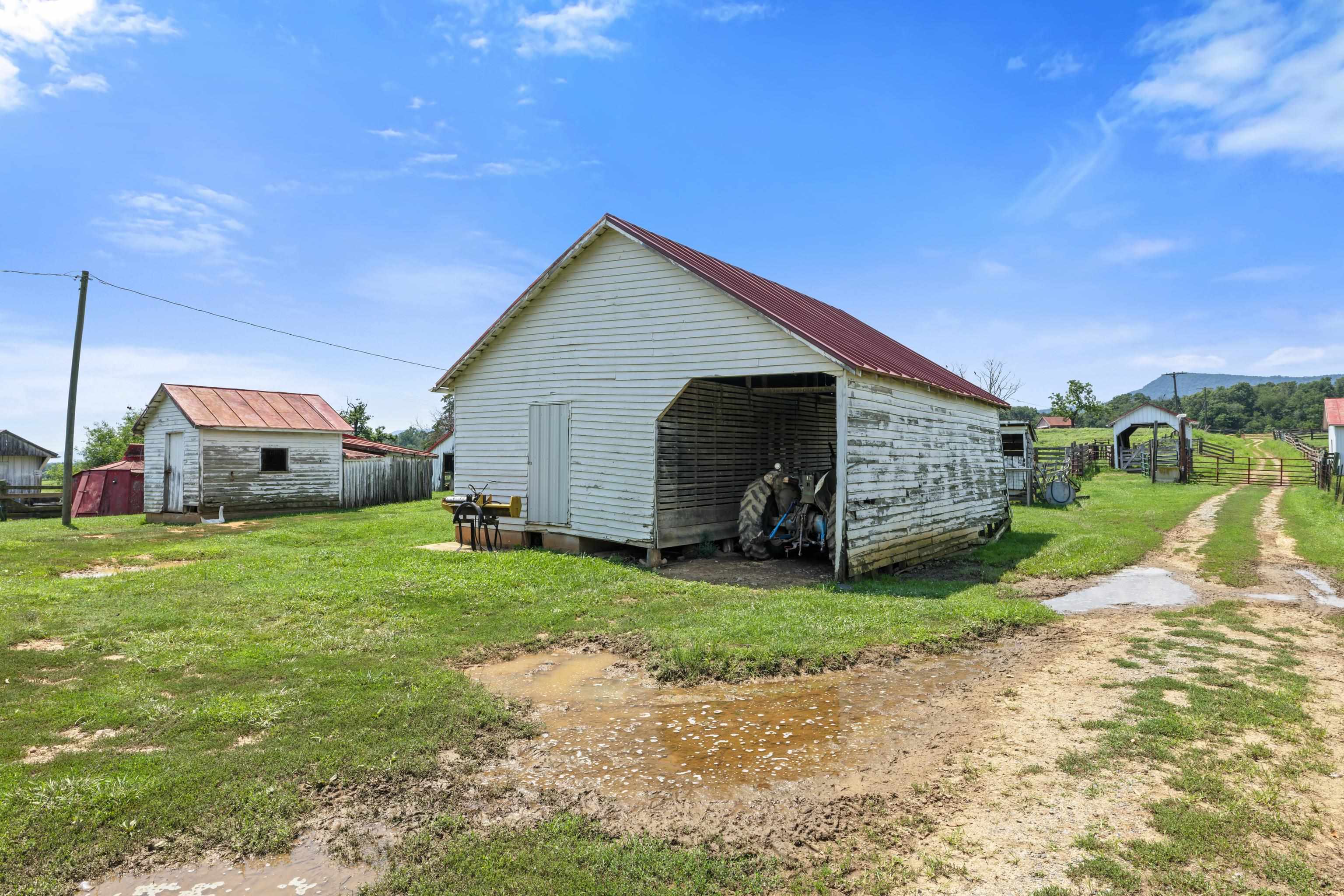 4381 US HWY 340, LURAY, Virginia 22835, 5 Bedrooms Bedrooms, ,2 BathroomsBathrooms,Residential,4381 US HWY 340,680475 MLS # 680475 4381 US HWY 340, LURAY, Virginia 22835, 5 Bedrooms Bedrooms, ,2 BathroomsBathrooms,Residential,4381 US HWY 340,680475 MLS # 680475