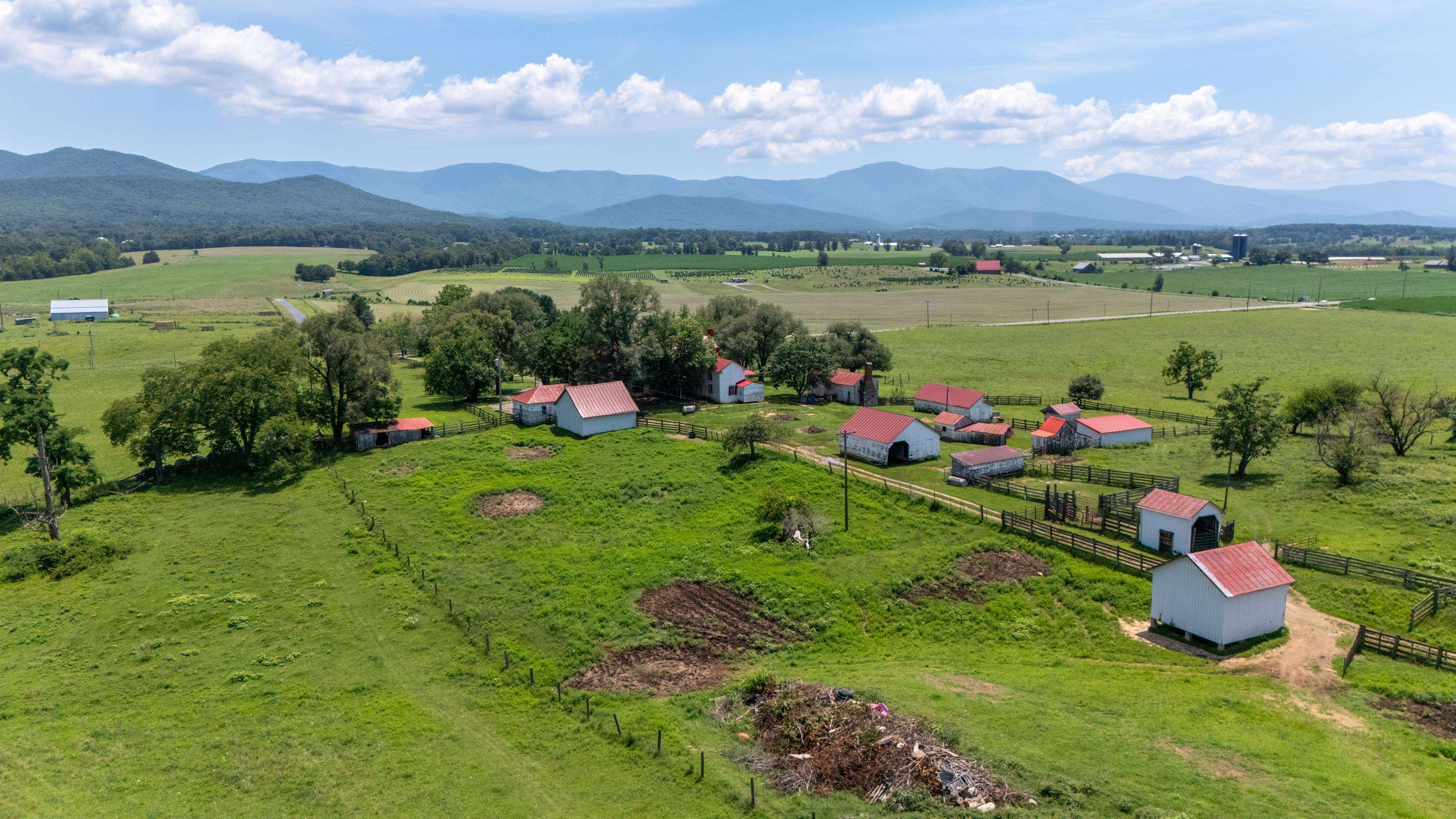 4381 US HWY 340, LURAY, Virginia 22835, 5 Bedrooms Bedrooms, ,2 BathroomsBathrooms,Residential,4381 US HWY 340,680475 MLS # 680475 4381 US HWY 340, LURAY, Virginia 22835, 5 Bedrooms Bedrooms, ,2 BathroomsBathrooms,Residential,4381 US HWY 340,680475 MLS # 680475