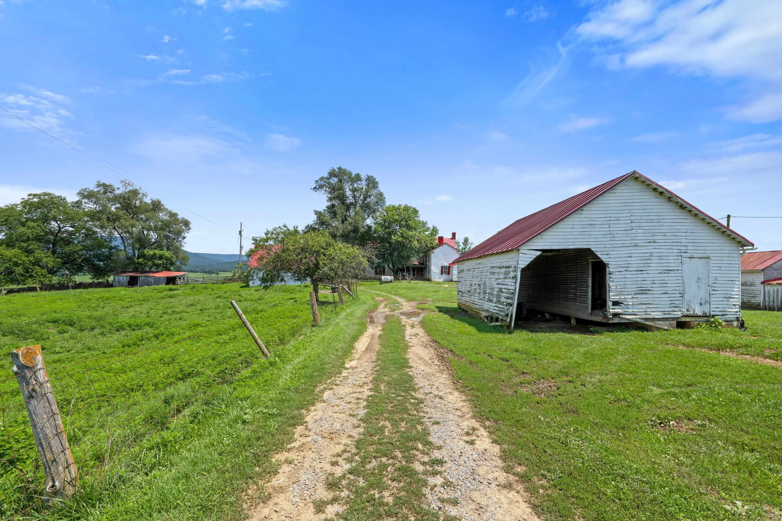 4381 US HWY 340, LURAY, Virginia 22835, 5 Bedrooms Bedrooms, ,2 BathroomsBathrooms,Residential,4381 US HWY 340,680475 MLS # 680475 4381 US HWY 340, LURAY, Virginia 22835, 5 Bedrooms Bedrooms, ,2 BathroomsBathrooms,Residential,4381 US HWY 340,680475 MLS # 680475