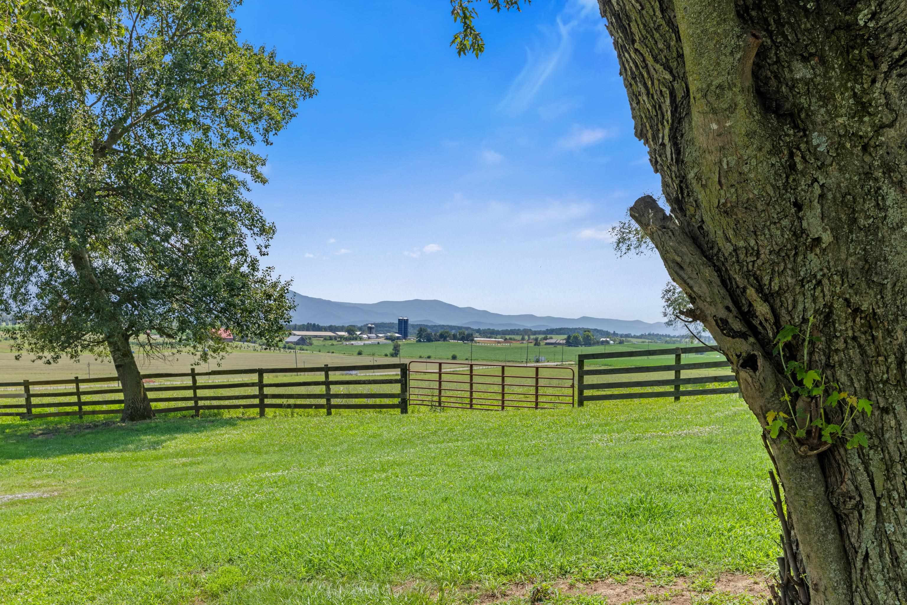4381 US HWY 340, LURAY, Virginia 22835, 5 Bedrooms Bedrooms, ,2 BathroomsBathrooms,Residential,4381 US HWY 340,680475 MLS # 680475 4381 US HWY 340, LURAY, Virginia 22835, 5 Bedrooms Bedrooms, ,2 BathroomsBathrooms,Residential,4381 US HWY 340,680475 MLS # 680475