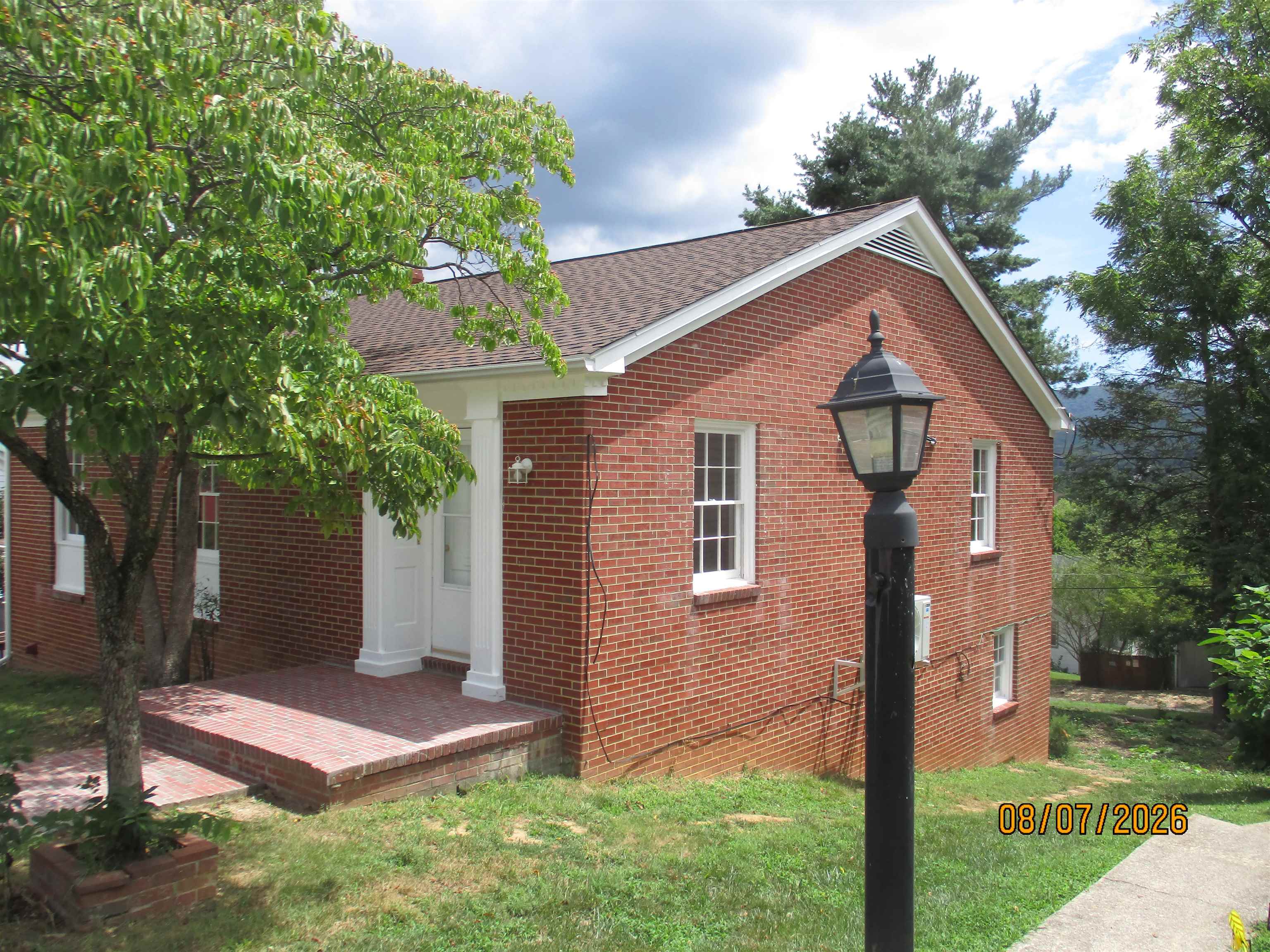 364 WALNUT AVE, WAYNESBORO, Virginia 22980, 2 Bedrooms Bedrooms, ,2 BathroomsBathrooms,Residential,Tree Street hidden GEM,364 WALNUT AVE,680477 MLS # 680477 364 WALNUT AVE, WAYNESBORO, Virginia 22980, 2 Bedrooms Bedrooms, ,2 BathroomsBathrooms,Residential,Tree Street hidden GEM,364 WALNUT AVE,680477 MLS # 680477