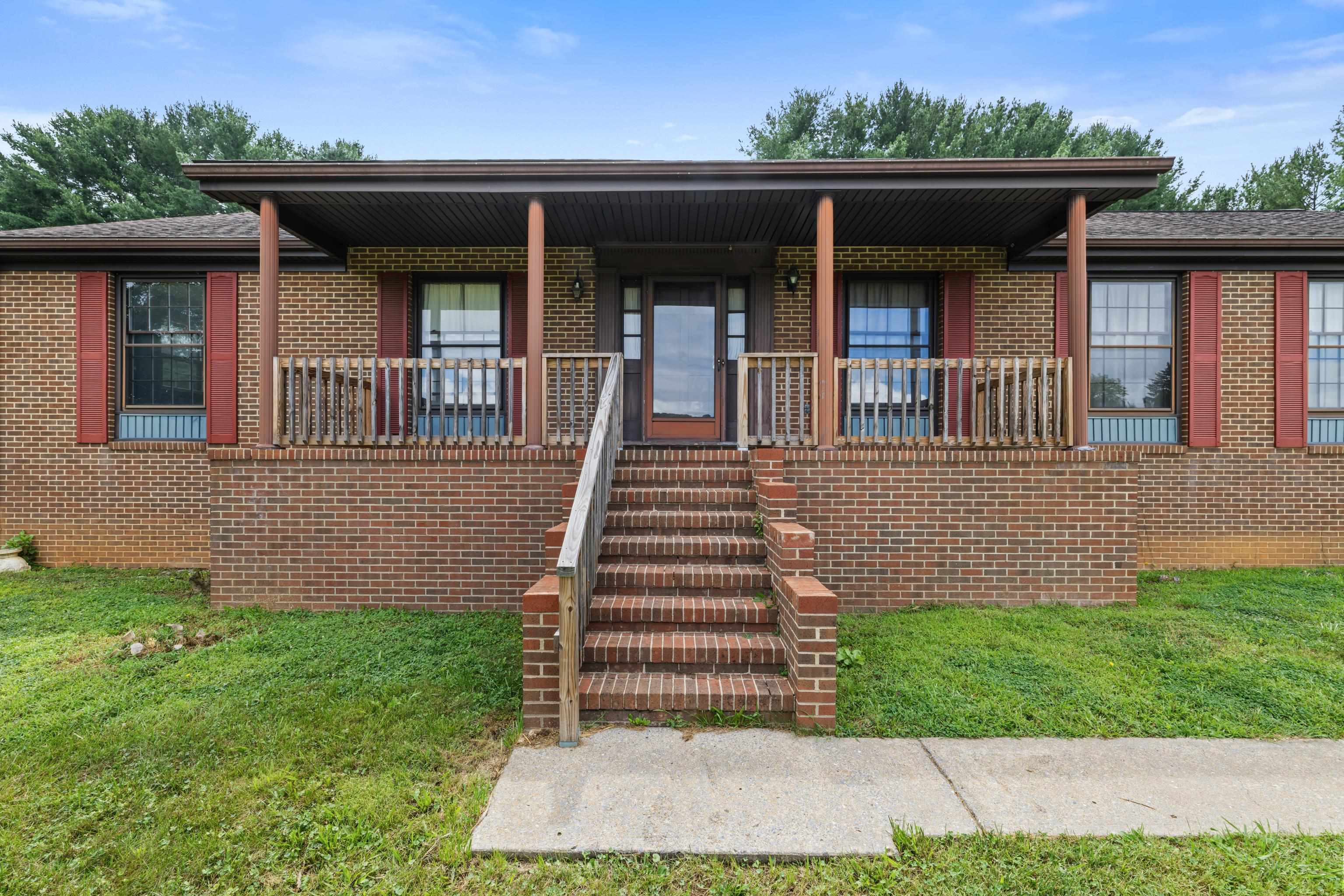 365 BERRY FARM RD, STAUNTON, Virginia 24401, 3 Bedrooms Bedrooms, ,1 BathroomBathrooms,Residential,365 BERRY FARM RD,680499 MLS # 680499 365 BERRY FARM RD, STAUNTON, Virginia 24401, 3 Bedrooms Bedrooms, ,1 BathroomBathrooms,Residential,365 BERRY FARM RD,680499 MLS # 680499