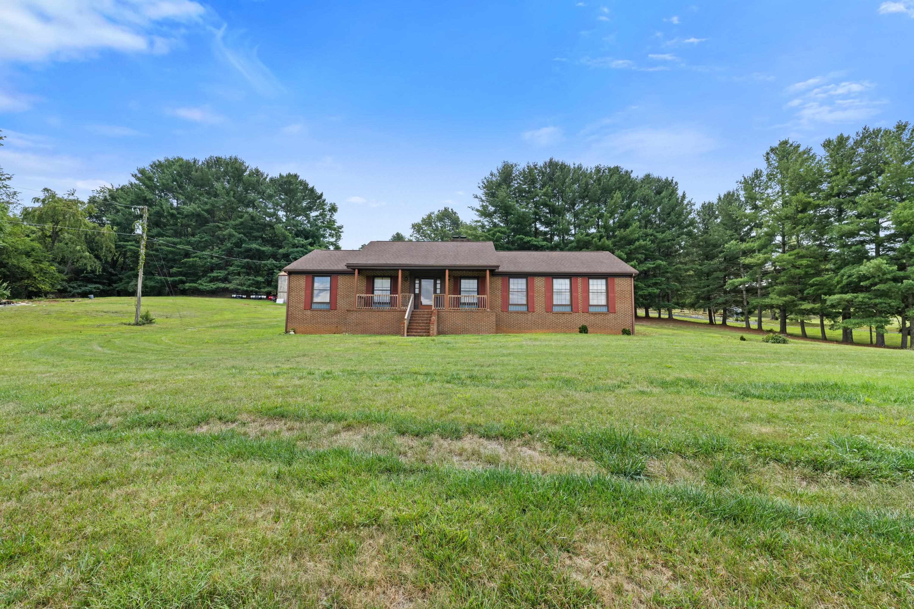 365 BERRY FARM RD, STAUNTON, Virginia 24401, 3 Bedrooms Bedrooms, ,1 BathroomBathrooms,Residential,365 BERRY FARM RD,680499 MLS # 680499 365 BERRY FARM RD, STAUNTON, Virginia 24401, 3 Bedrooms Bedrooms, ,1 BathroomBathrooms,Residential,365 BERRY FARM RD,680499 MLS # 680499
