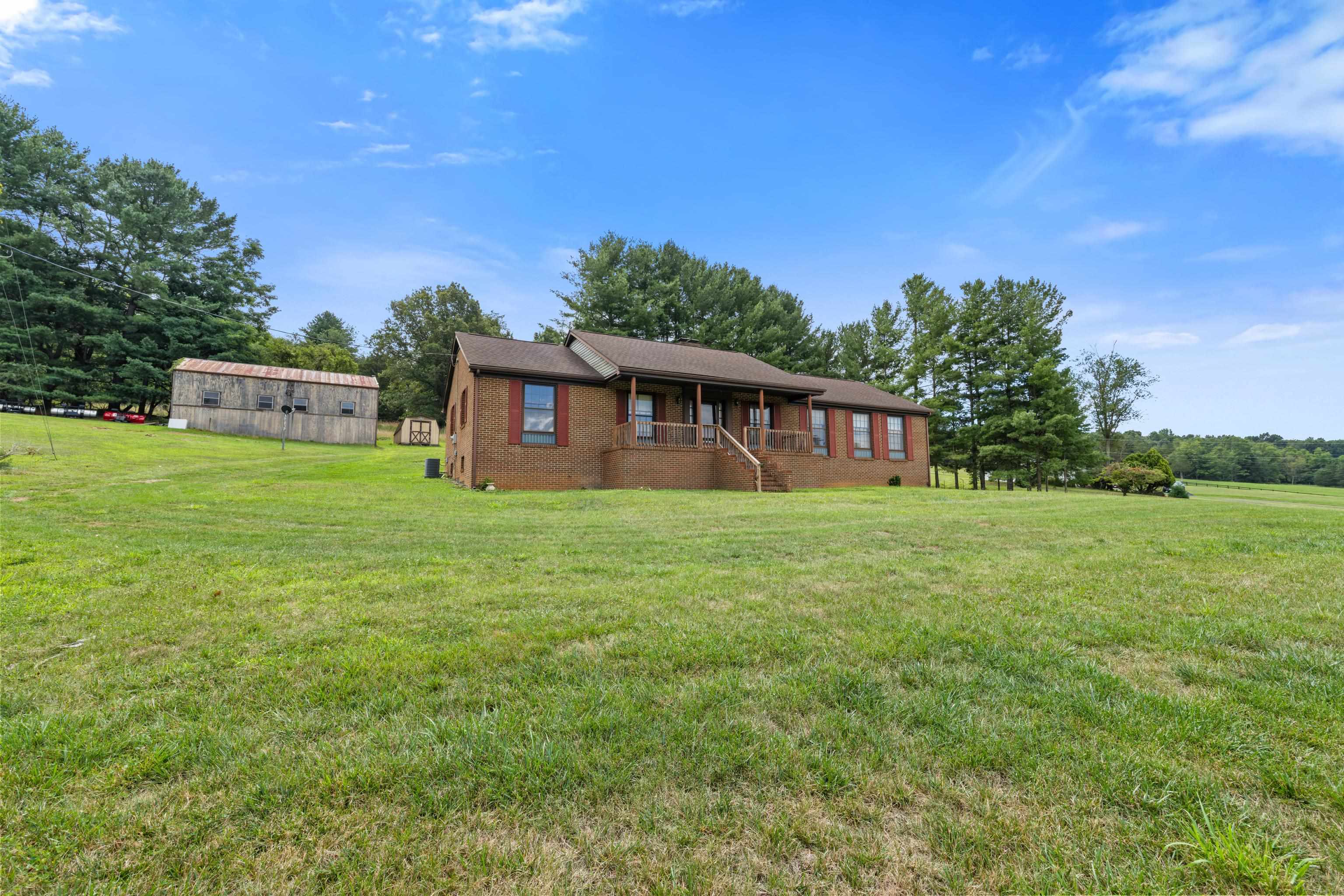 365 BERRY FARM RD, STAUNTON, Virginia 24401, 3 Bedrooms Bedrooms, ,1 BathroomBathrooms,Residential,365 BERRY FARM RD,680499 MLS # 680499 365 BERRY FARM RD, STAUNTON, Virginia 24401, 3 Bedrooms Bedrooms, ,1 BathroomBathrooms,Residential,365 BERRY FARM RD,680499 MLS # 680499