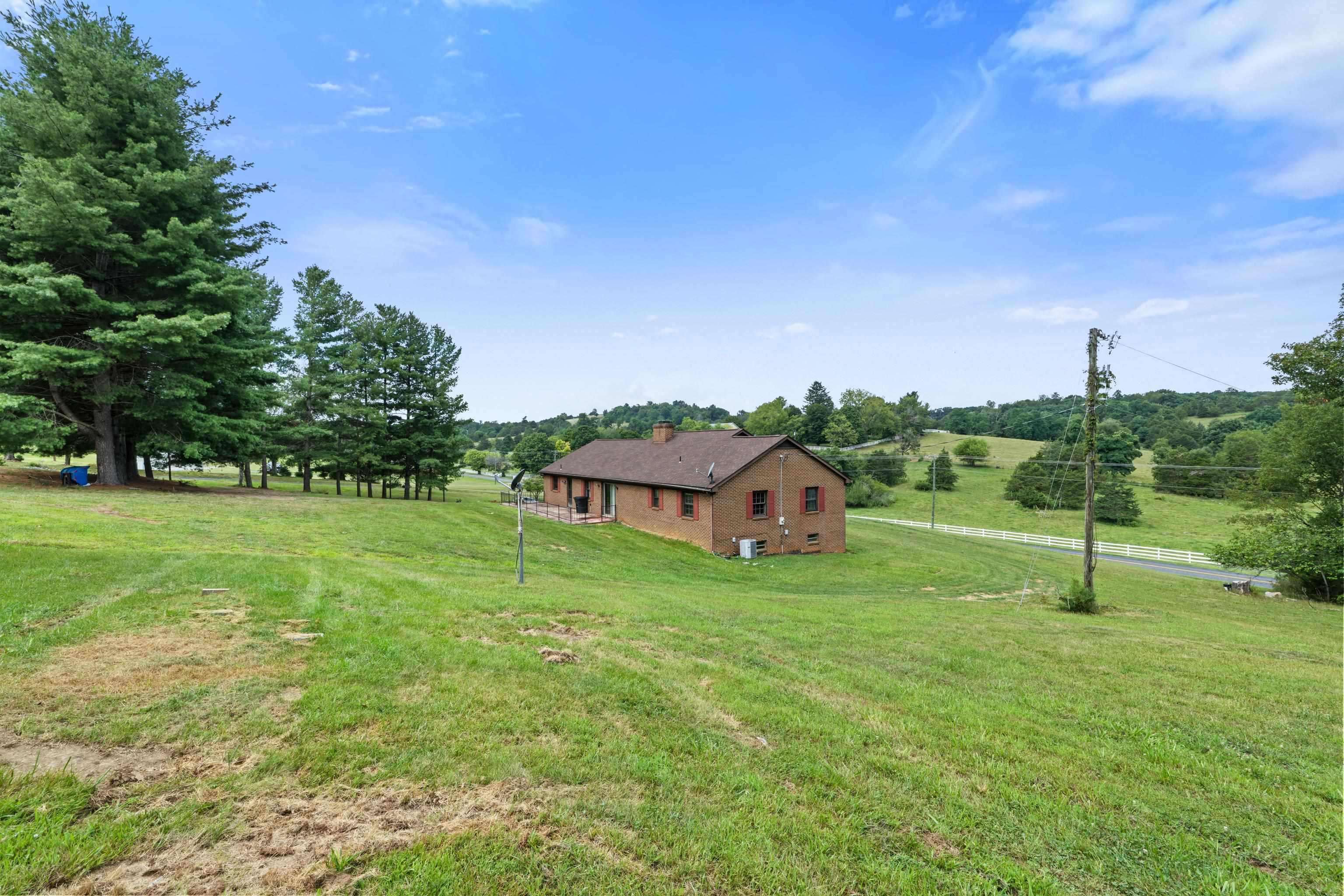 365 BERRY FARM RD, STAUNTON, Virginia 24401, 3 Bedrooms Bedrooms, ,1 BathroomBathrooms,Residential,365 BERRY FARM RD,680499 MLS # 680499 365 BERRY FARM RD, STAUNTON, Virginia 24401, 3 Bedrooms Bedrooms, ,1 BathroomBathrooms,Residential,365 BERRY FARM RD,680499 MLS # 680499
