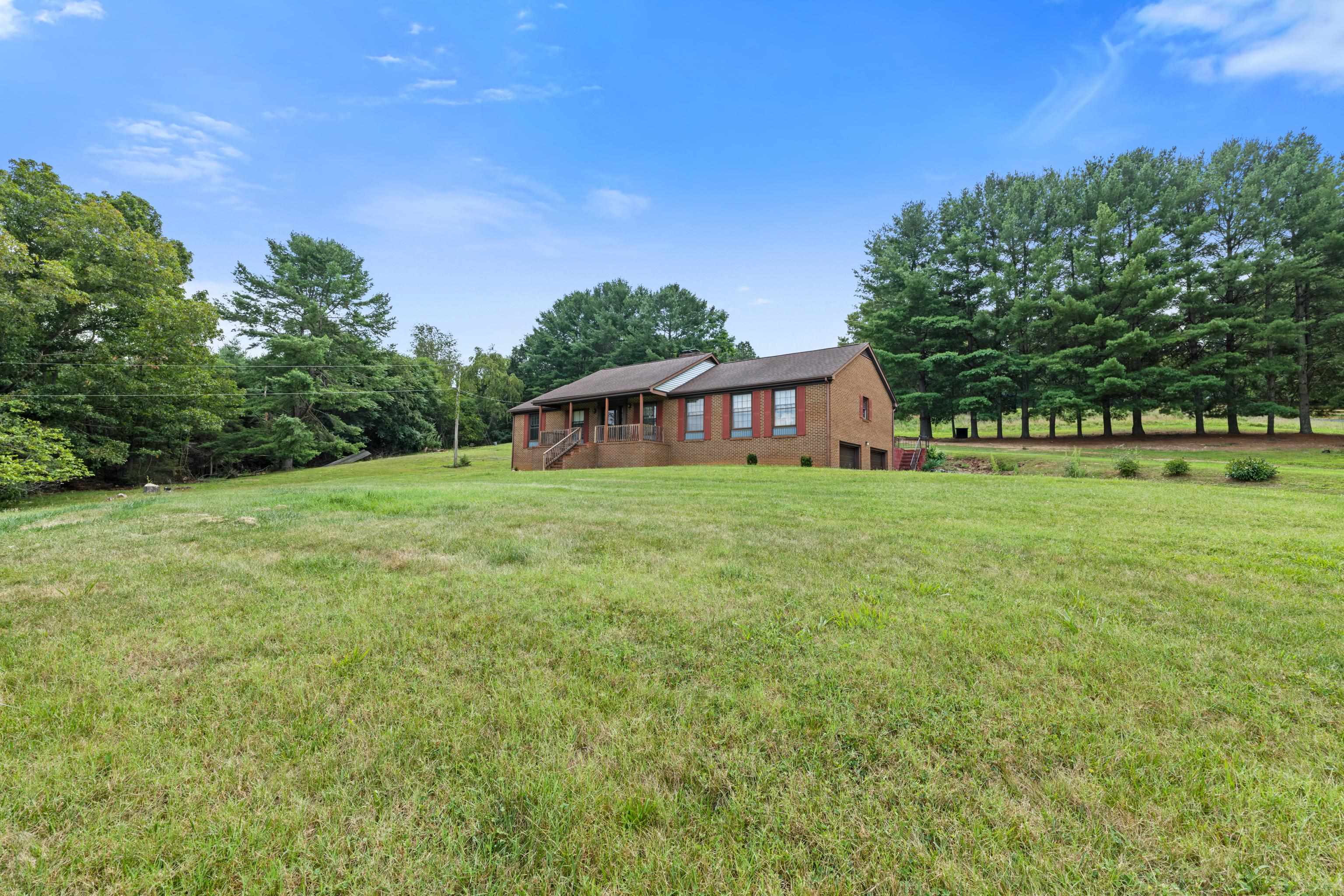 365 BERRY FARM RD, STAUNTON, Virginia 24401, 3 Bedrooms Bedrooms, ,1 BathroomBathrooms,Residential,365 BERRY FARM RD,680499 MLS # 680499 365 BERRY FARM RD, STAUNTON, Virginia 24401, 3 Bedrooms Bedrooms, ,1 BathroomBathrooms,Residential,365 BERRY FARM RD,680499 MLS # 680499