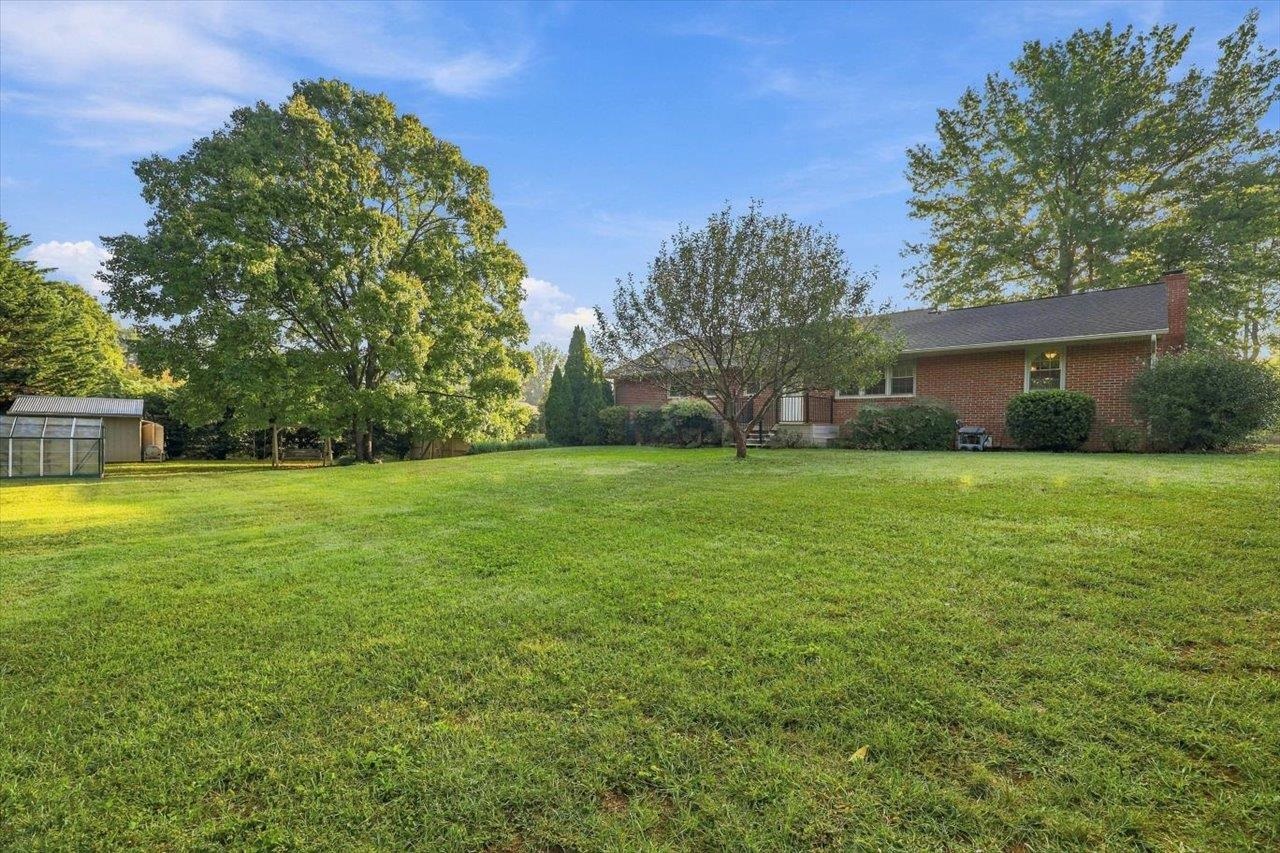 1411 SUNSET LN, WAYNESBORO, Virginia 22980, 4 Bedrooms Bedrooms, ,2 BathroomsBathrooms,Residential,1411 SUNSET LN,680504 MLS # 680504