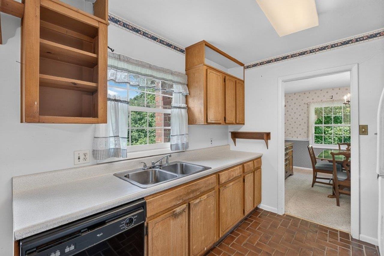 1395 PLEASANT VIEW ST, STAUNTON, Virginia 24401, 3 Bedrooms Bedrooms, ,3 BathroomsBathrooms,Residential,1395 PLEASANT VIEW ST,680403 MLS # 680403 1395 PLEASANT VIEW ST, STAUNTON, Virginia 24401, 3 Bedrooms Bedrooms, ,3 BathroomsBathrooms,Residential,1395 PLEASANT VIEW ST,680403 MLS # 680403