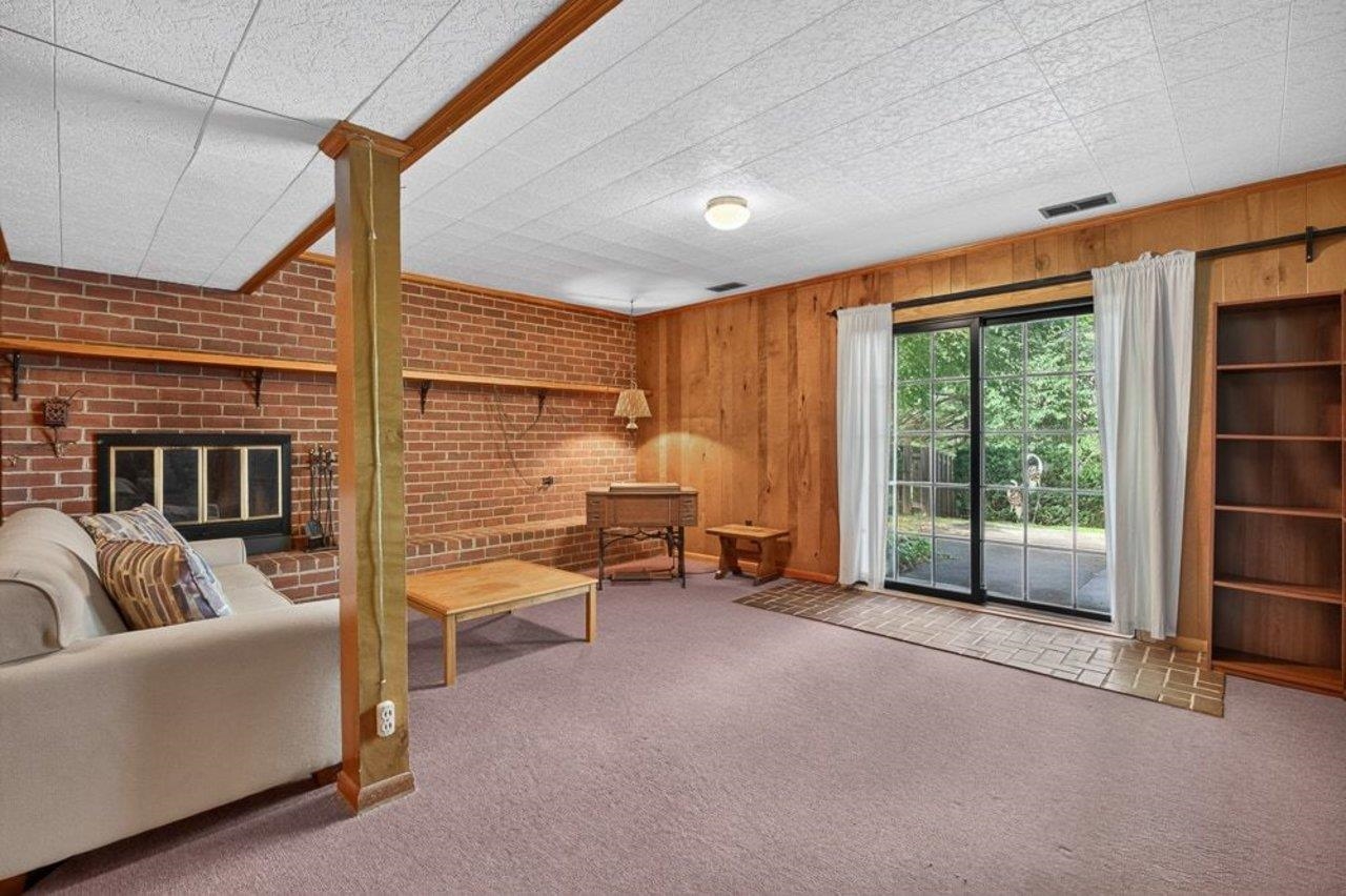 1395 PLEASANT VIEW ST, STAUNTON, Virginia 24401, 3 Bedrooms Bedrooms, ,3 BathroomsBathrooms,Residential,1395 PLEASANT VIEW ST,680403 MLS # 680403 1395 PLEASANT VIEW ST, STAUNTON, Virginia 24401, 3 Bedrooms Bedrooms, ,3 BathroomsBathrooms,Residential,1395 PLEASANT VIEW ST,680403 MLS # 680403