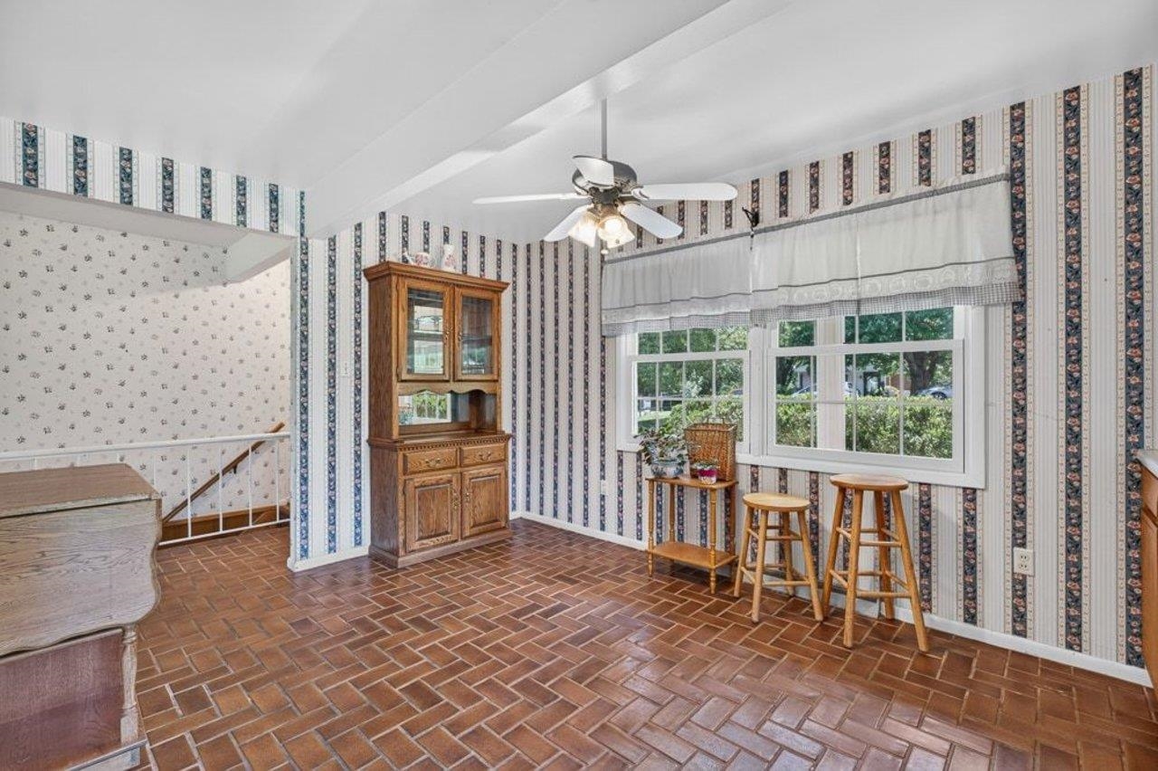 1395 PLEASANT VIEW ST, STAUNTON, Virginia 24401, 3 Bedrooms Bedrooms, ,3 BathroomsBathrooms,Residential,1395 PLEASANT VIEW ST,680403 MLS # 680403 1395 PLEASANT VIEW ST, STAUNTON, Virginia 24401, 3 Bedrooms Bedrooms, ,3 BathroomsBathrooms,Residential,1395 PLEASANT VIEW ST,680403 MLS # 680403