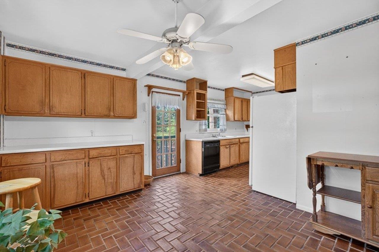 1395 PLEASANT VIEW ST, STAUNTON, Virginia 24401, 3 Bedrooms Bedrooms, ,3 BathroomsBathrooms,Residential,1395 PLEASANT VIEW ST,680403 MLS # 680403 1395 PLEASANT VIEW ST, STAUNTON, Virginia 24401, 3 Bedrooms Bedrooms, ,3 BathroomsBathrooms,Residential,1395 PLEASANT VIEW ST,680403 MLS # 680403