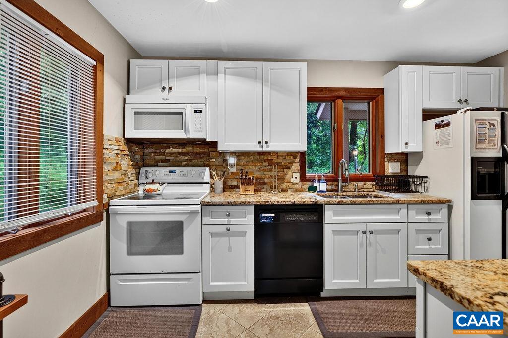 426 LAUREL SPRINGS DR, WINTERGREEN RESORT, Virginia 22967, 3 Bedrooms Bedrooms, ,2 BathroomsBathrooms,Residential,426 LAUREL SPRINGS DR,680506 MLS # 680506 426 LAUREL SPRINGS DR, WINTERGREEN RESORT, Virginia 22967, 3 Bedrooms Bedrooms, ,2 BathroomsBathrooms,Residential,426 LAUREL SPRINGS DR,680506 MLS # 680506