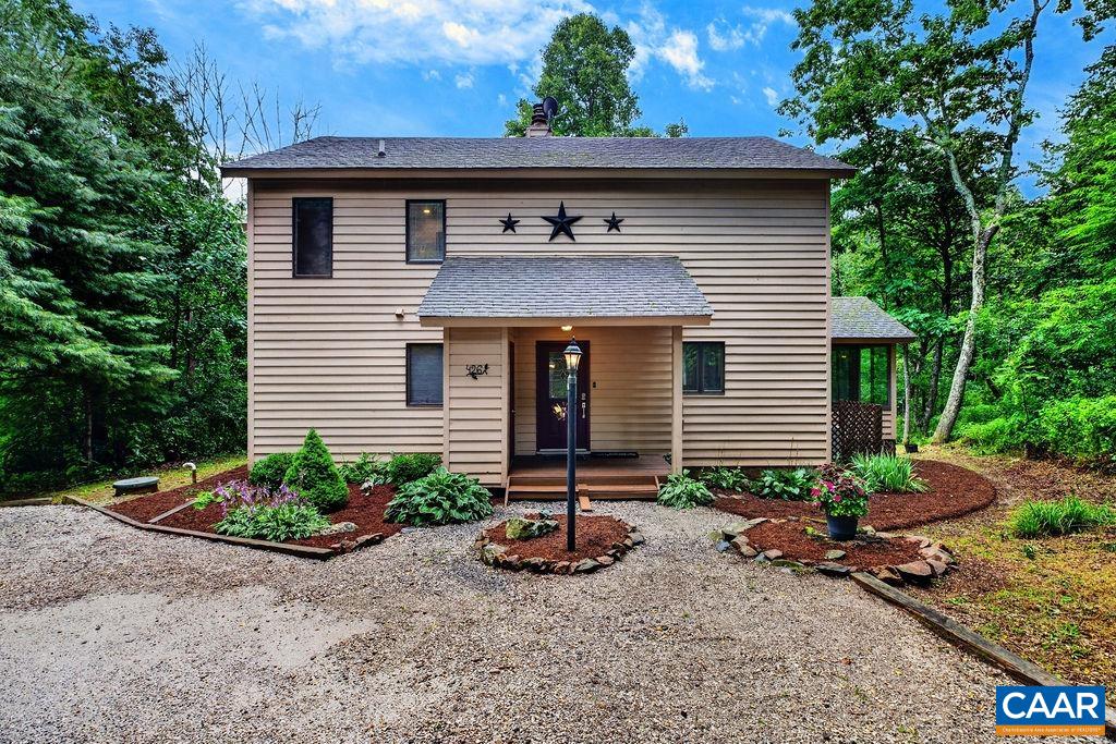 Charming mountain home with rare creekside location Charming mountain home with rare creekside location