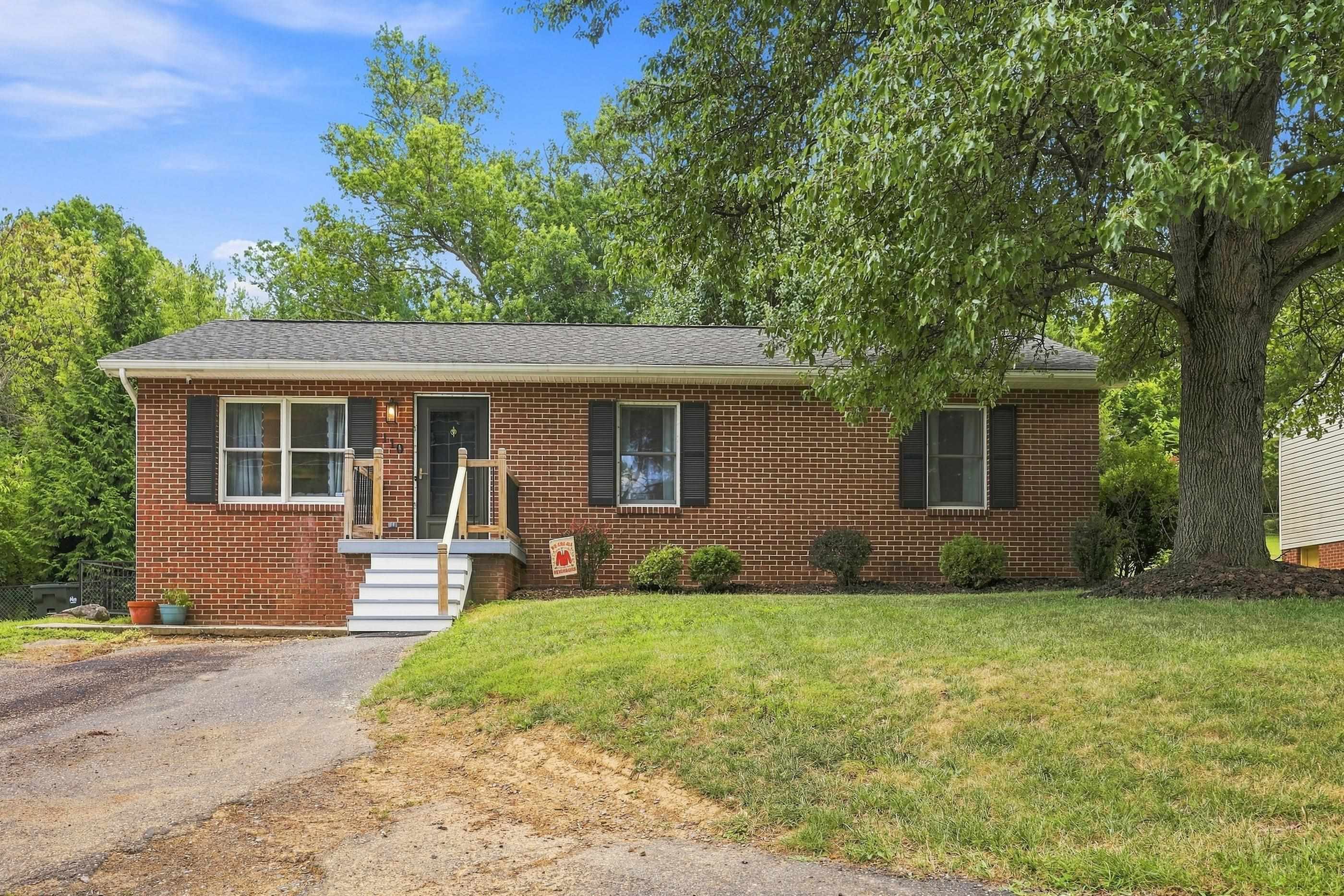 110 LAMBERT ST, STAUNTON, Virginia 24401, 3 Bedrooms Bedrooms, ,1 BathroomBathrooms,Residential,110 LAMBERT ST,680513 MLS # 680513 110 LAMBERT ST, STAUNTON, Virginia 24401, 3 Bedrooms Bedrooms, ,1 BathroomBathrooms,Residential,110 LAMBERT ST,680513 MLS # 680513