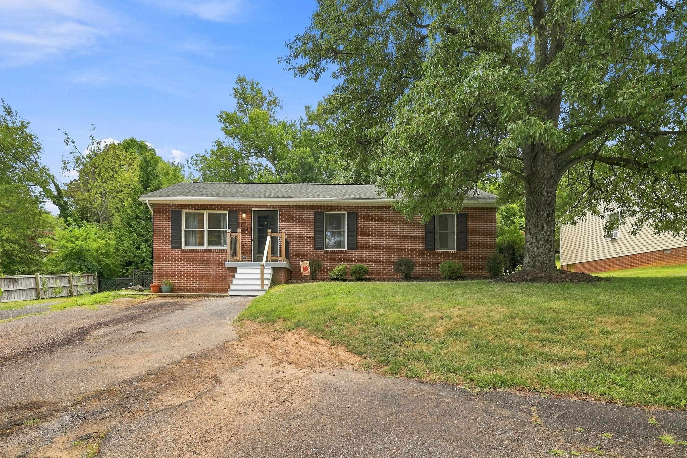 110 LAMBERT ST, STAUNTON, Virginia 24401, 3 Bedrooms Bedrooms, ,1 BathroomBathrooms,Residential,110 LAMBERT ST,680513 MLS # 680513 110 LAMBERT ST, STAUNTON, Virginia 24401, 3 Bedrooms Bedrooms, ,1 BathroomBathrooms,Residential,110 LAMBERT ST,680513 MLS # 680513