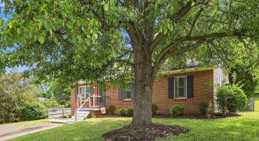 110 LAMBERT ST, STAUNTON, Virginia 24401, 3 Bedrooms Bedrooms, ,1 BathroomBathrooms,Residential,110 LAMBERT ST,680513 MLS # 680513