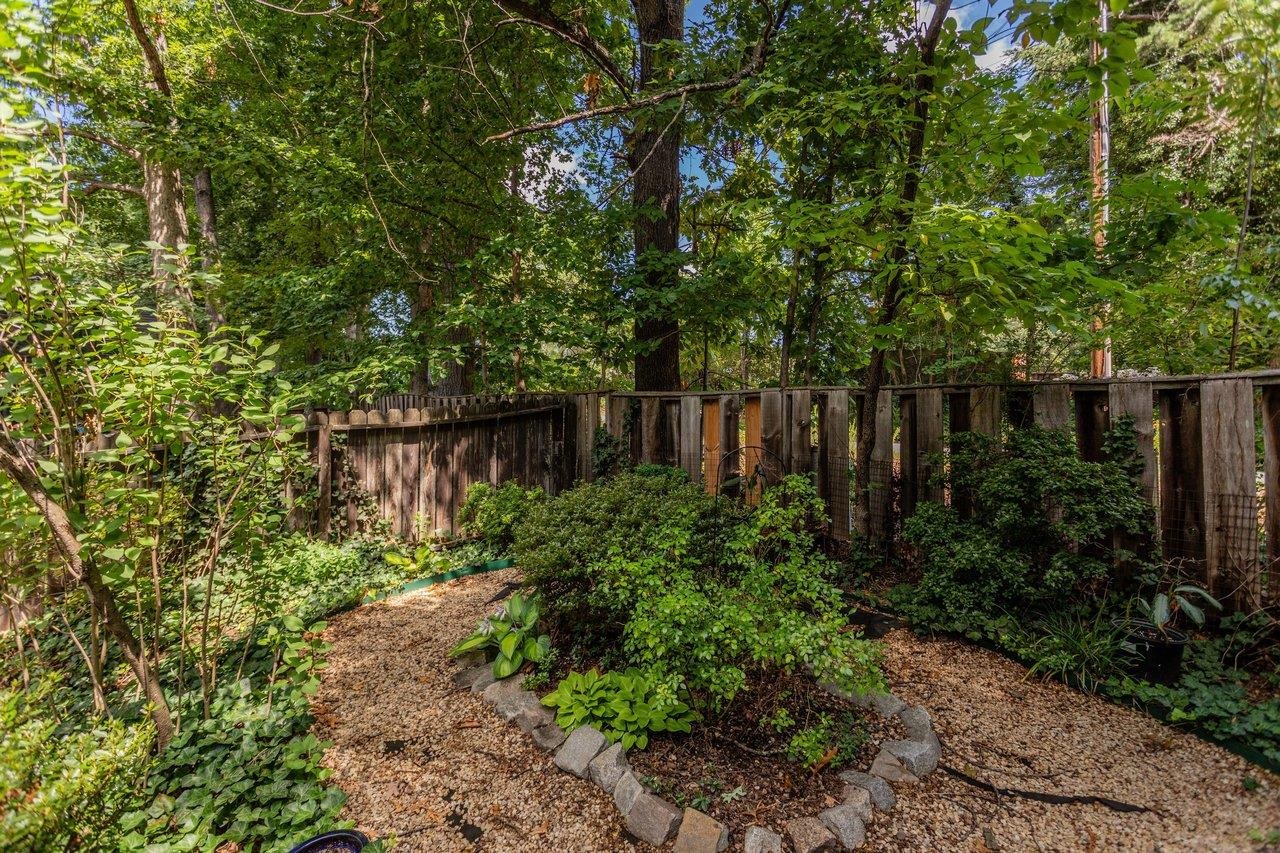 1561 BIRNAM DR, CHARLOTTESVILLE, Virginia 22901, 2 Bedrooms Bedrooms, ,2 BathroomsBathrooms,Residential,1561 BIRNAM DR,680519 MLS # 680519 1561 BIRNAM DR, CHARLOTTESVILLE, Virginia 22901, 2 Bedrooms Bedrooms, ,2 BathroomsBathrooms,Residential,1561 BIRNAM DR,680519 MLS # 680519