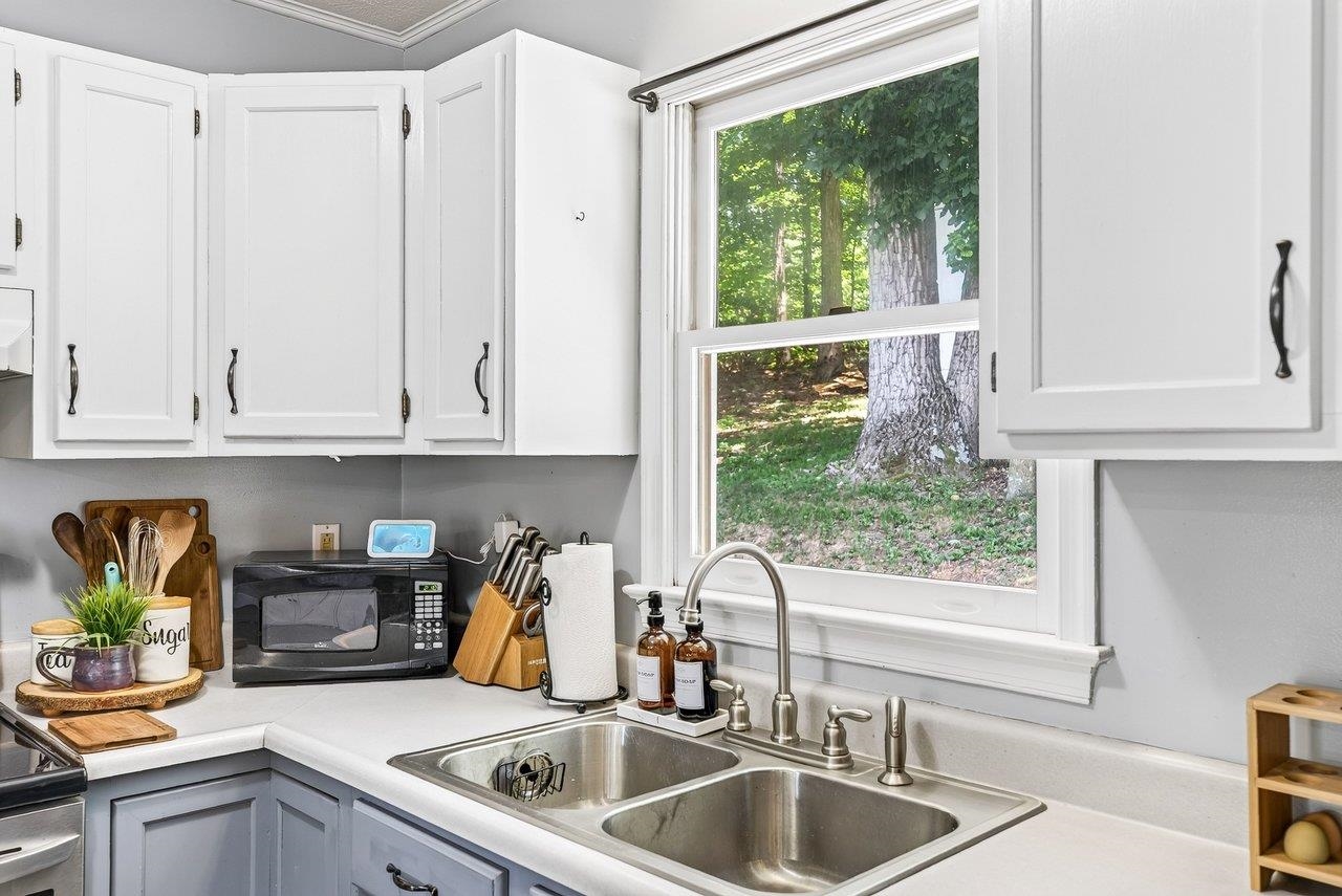 4695 EAST SIDE HWY, GROTTOES, Virginia 24441, 3 Bedrooms Bedrooms, ,2 BathroomsBathrooms,Residential,4695 EAST SIDE HWY,679144 MLS # 679144 4695 EAST SIDE HWY, GROTTOES, Virginia 24441, 3 Bedrooms Bedrooms, ,2 BathroomsBathrooms,Residential,4695 EAST SIDE HWY,679144 MLS # 679144